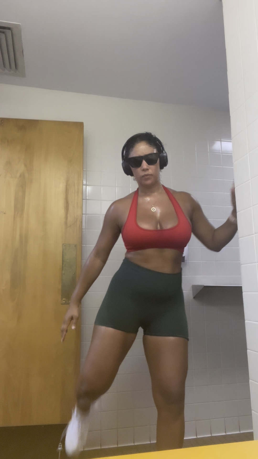 Looking cute doesn’t have to break the bank. This set is comfy, flattering, and affordable. Linked it on LTK for my girls who love a good deal.
#LTKfit #LTKfinds #LTKbudgetfriendly #gym #ltkactive #workout #exercise 

#LTKGiftGuide #LTKSaleAlert #LTKMidsize