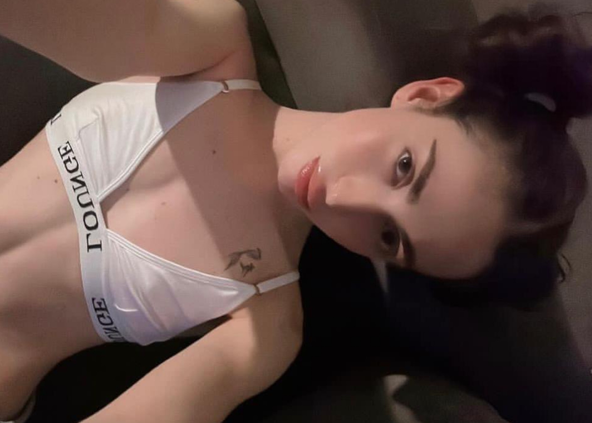 Skincare: 
Glossier After Baumé moisturiser 
Glossier FutureDew Serum 
Laniege lip mask 
Benefit porefessional toner

#LTKeurope #LTKbeauty #LTKSeasonal