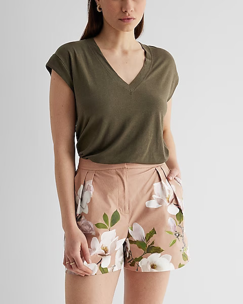 Stylist Super High Waisted Pleated Floral Shorts | Express
