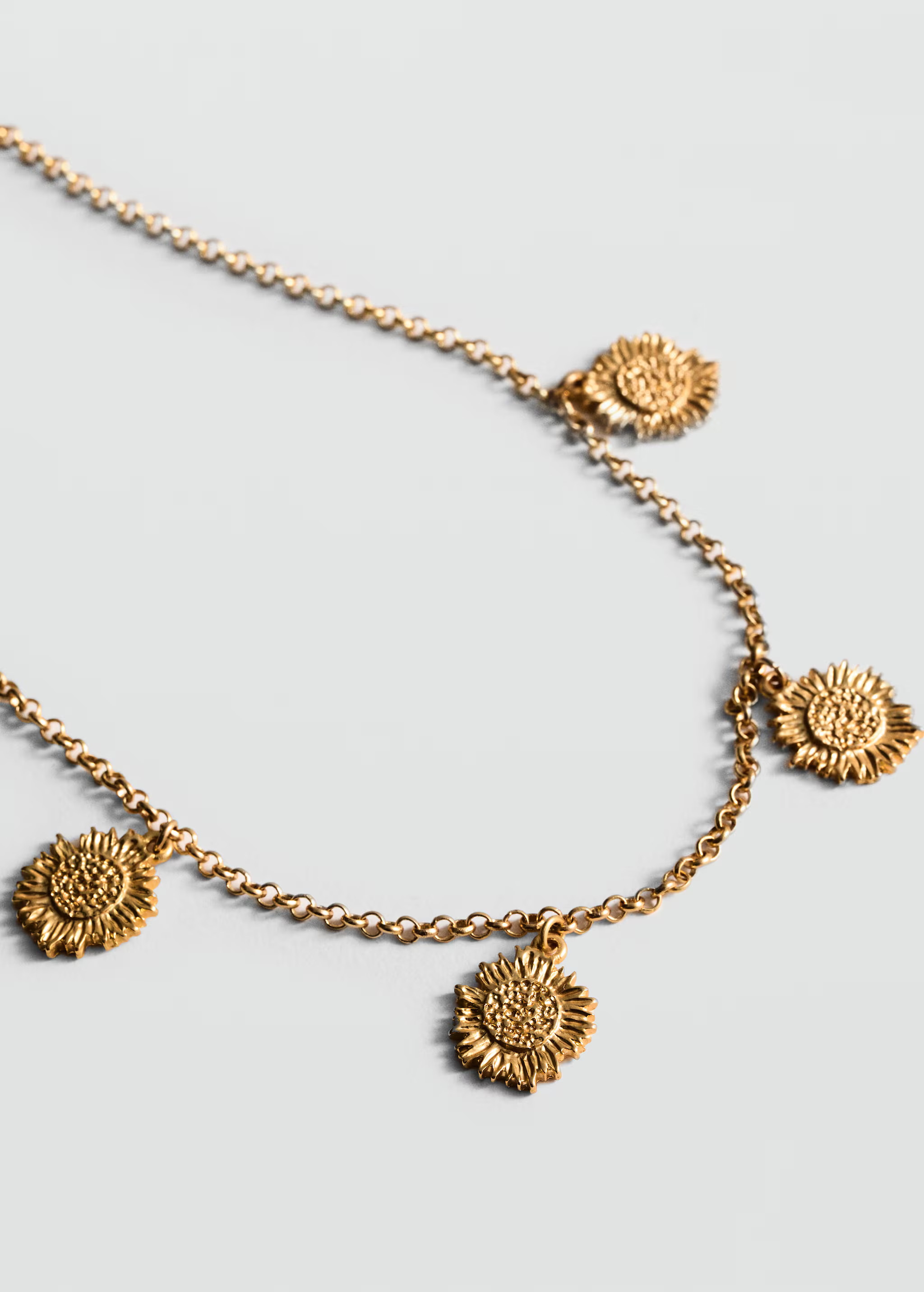 Flower pendant necklace - Woman | MANGO United Kingdom | MANGO (UK)