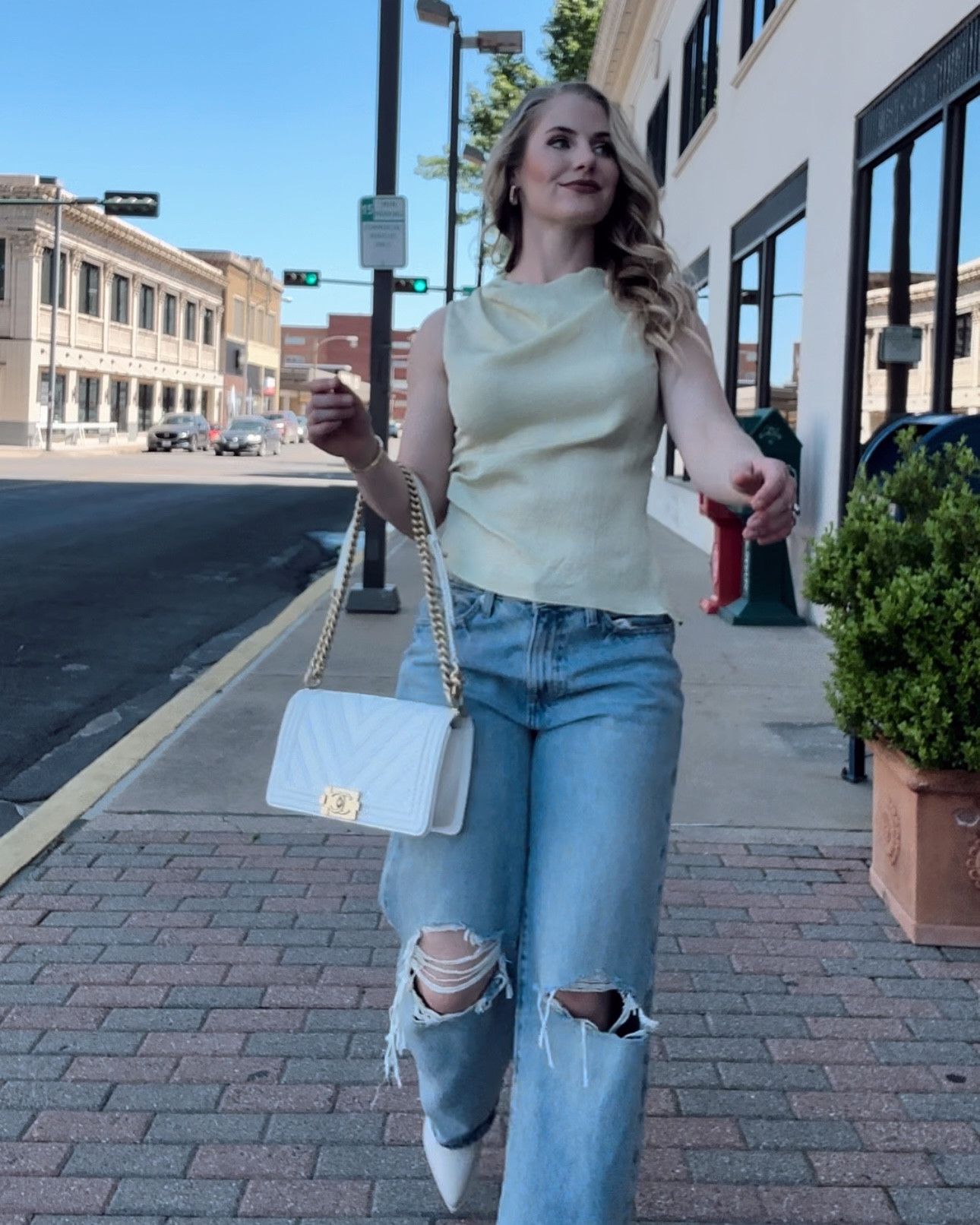 I just need everyone to know that while changing in my car I put my arm through the head hole (or vice versa, tbh I’m not quite sure) of this top and got stuck for a bit. Once I got it on properly I liked it though! But, yeah… proceed with caution ☠️ #streetstyle #nordstrom

#LTKfindsunder50