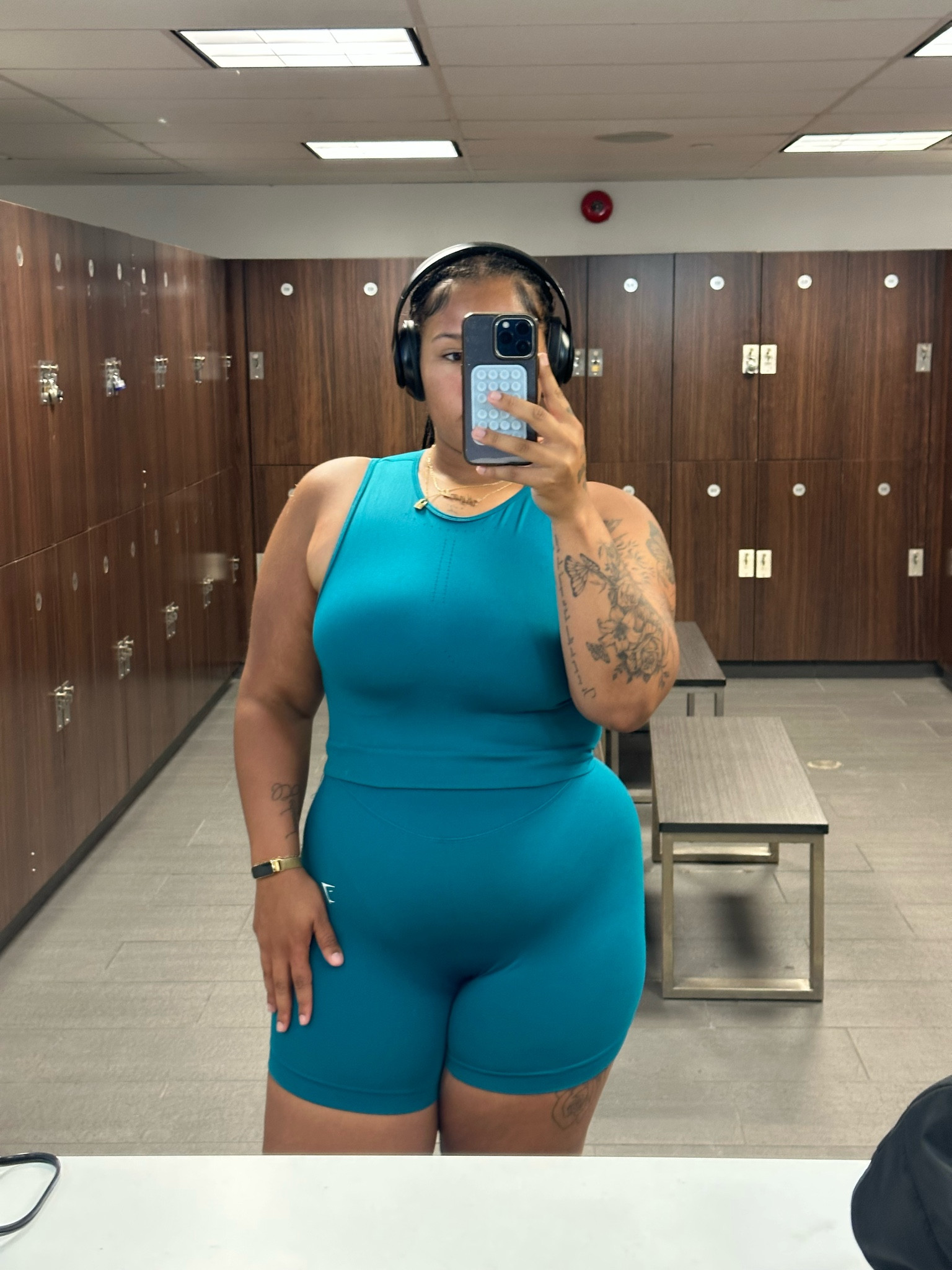 Who doesn’t love a comfy gym set 🩵
￼(these are old items, they no longer come in this colour) 

#LTKActive #LTKMidsize #LTKPlusSize