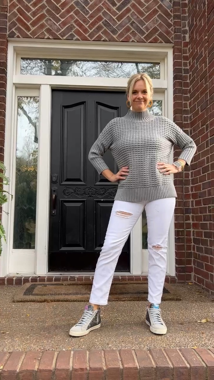 Who says you can’t wear white jeans in winter!?!?! 🤍

#OOTD #StylingTips #PersonalStyling #effortlesstyle #FallFashion #personalstylist #nashvillestylist #StyleOver40 

#LTKSeasonal #LTKOver40 #LTKStyleTip