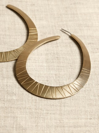 Ulani Etched Oval Hoop Earrings | Aureus + Argent | Banana Republic (US)