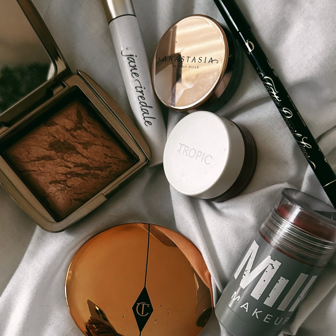 Make-up BASICS ✨ 🌿🐇 all vegan & Cruelty free.

Use EMJSPH at Sephora 
Use LFTKEMJMUA at Lookfantastic 

#LTKbeauty #LTKfit #LTKFind