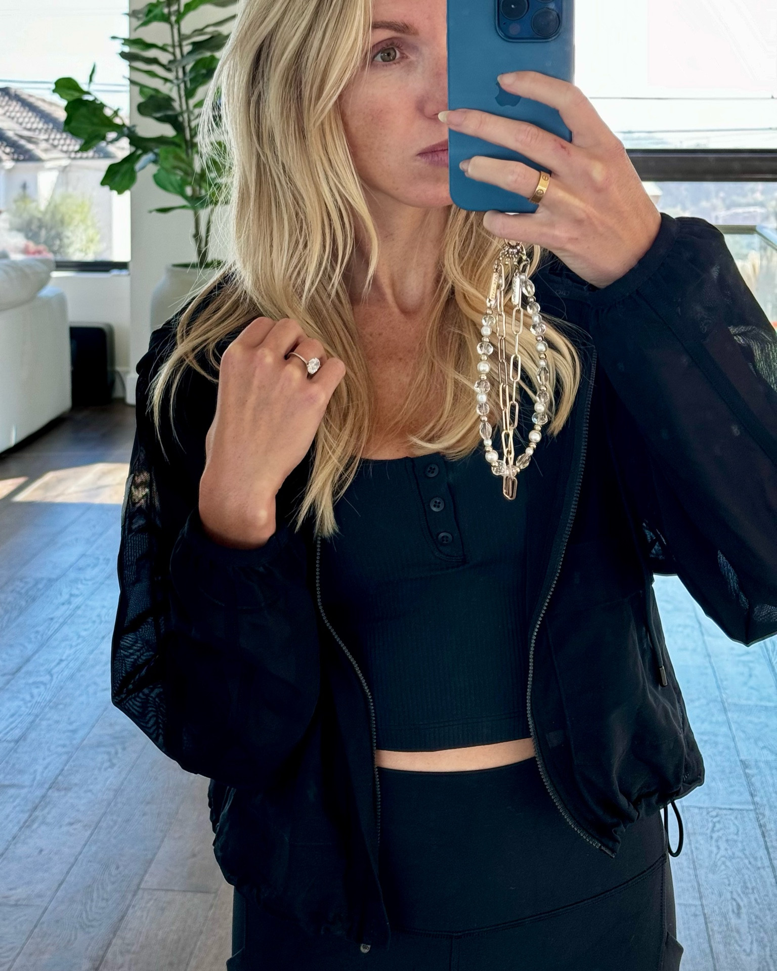 Lululemon matching set
Workout outfit 
Align top 
Align pant
iPhone bracelet charm