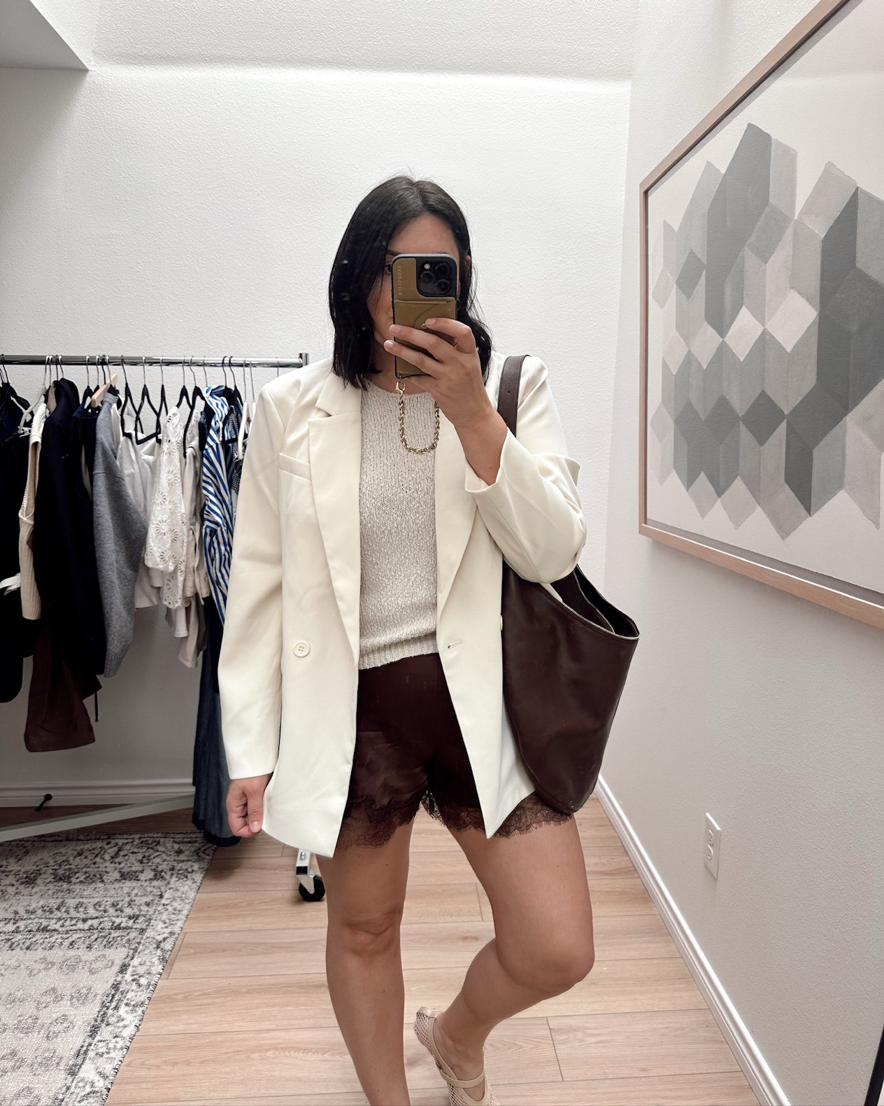 Love this oversized blazer and it's an Amazon find! I'm in the large, but it fits oversized. If in between sizes, go down one size.  

 