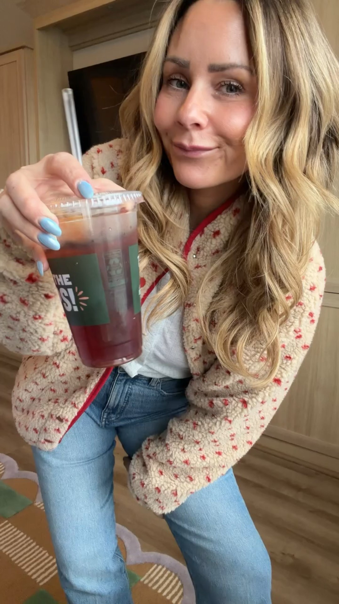 This is my kind of everyday outfit 🤍
Relaxed, polished, and easy without trying too hard. The straight-leg denim is chef’s kiss (great rise, comfy fit, no fuss), paired with a simple white tee and my go-to cozy statement jacket. Finished with sherpa clogs for errands, coffee runs, and real-life mom days.

Everything here is on repeat for me lately — casual, comfortable, and still pulled together. Linking it all 🤎


straight leg jeans, everyday outfit, casual mom outfit, cozy jacket, neutral outfit, fall casual outfit, sherpa clogs, denim outfit, layered casual look, weekend outfit, petite friendly jeans, effortless outfit, coffee run outfit, casual chic style, mom uniform