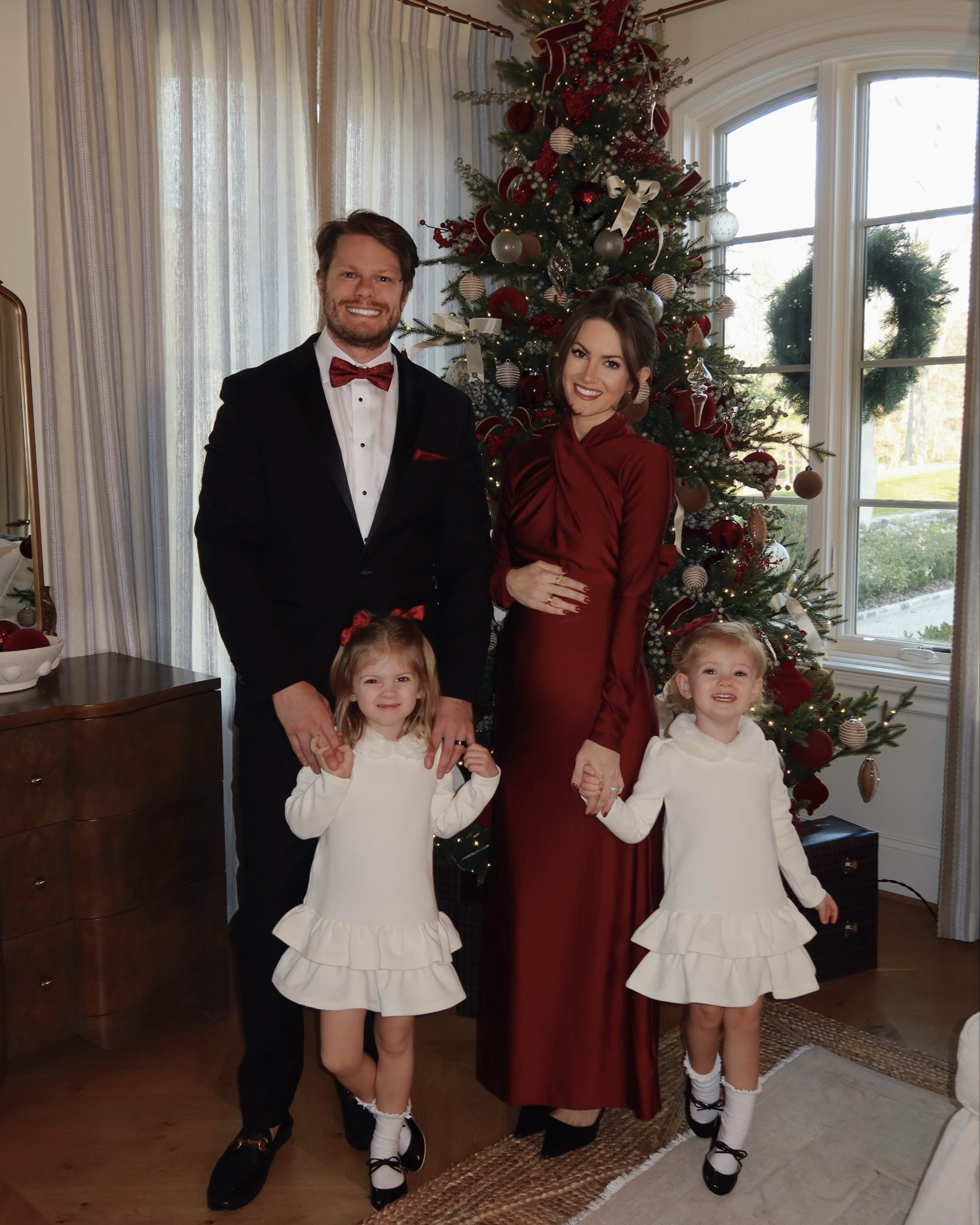 Holiday Dress 🍸 

This will be my go to holiday party dress this season! The details are stunning! I am wearing a size XS! 

Holiday dress, Holiday party dress, Holiday family outfit, Holiday glam

#LTKHoliday #LTKSeasonal #LTKFindsUnder100