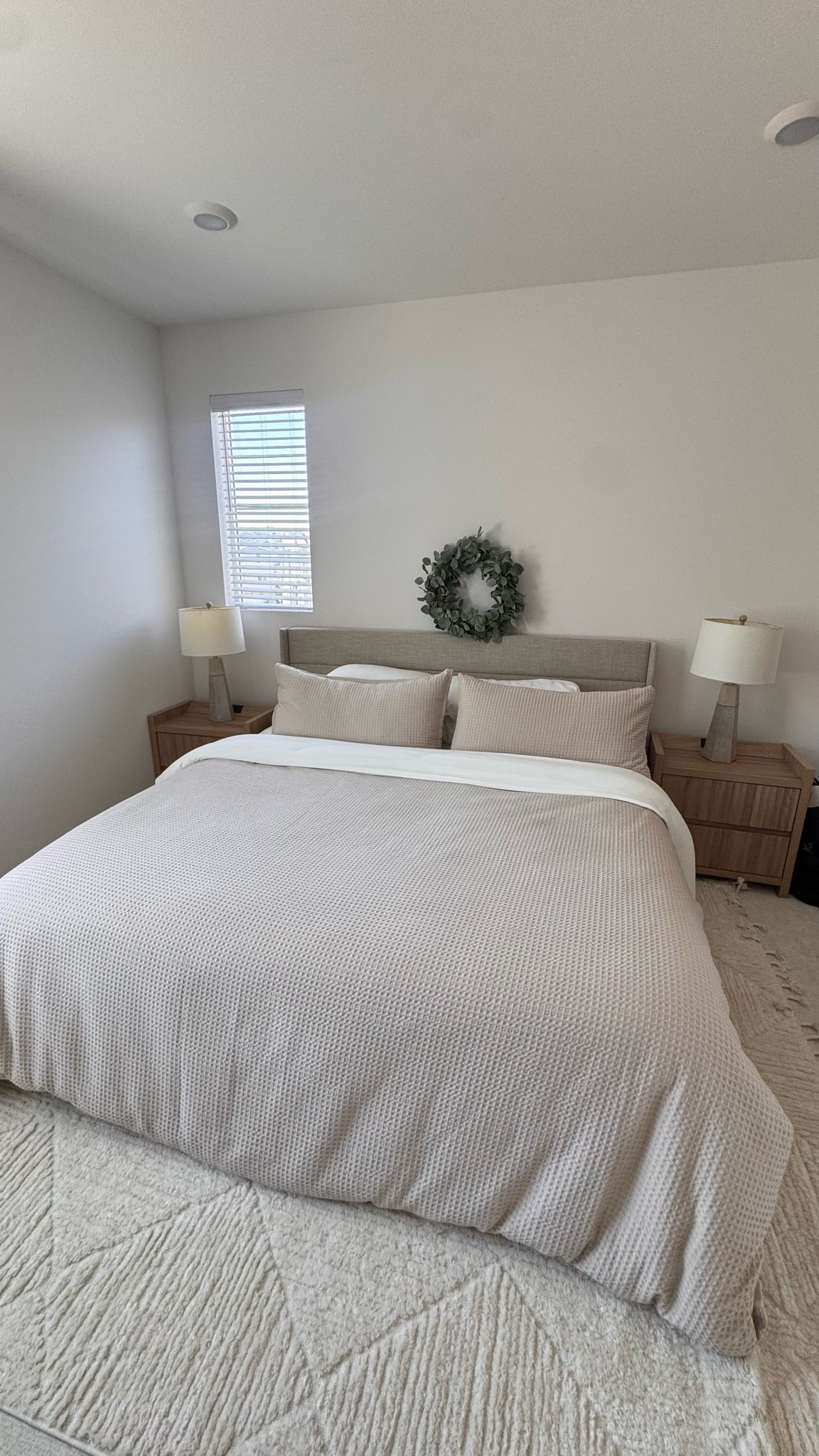 an affordable king bed, with storage, that looks luxurious?! 

say less🤌🏻

#bedroom #bedroomdecor #kingbed #storagebed #bedframe #kingbedframe #storagehacks

#LTKHome