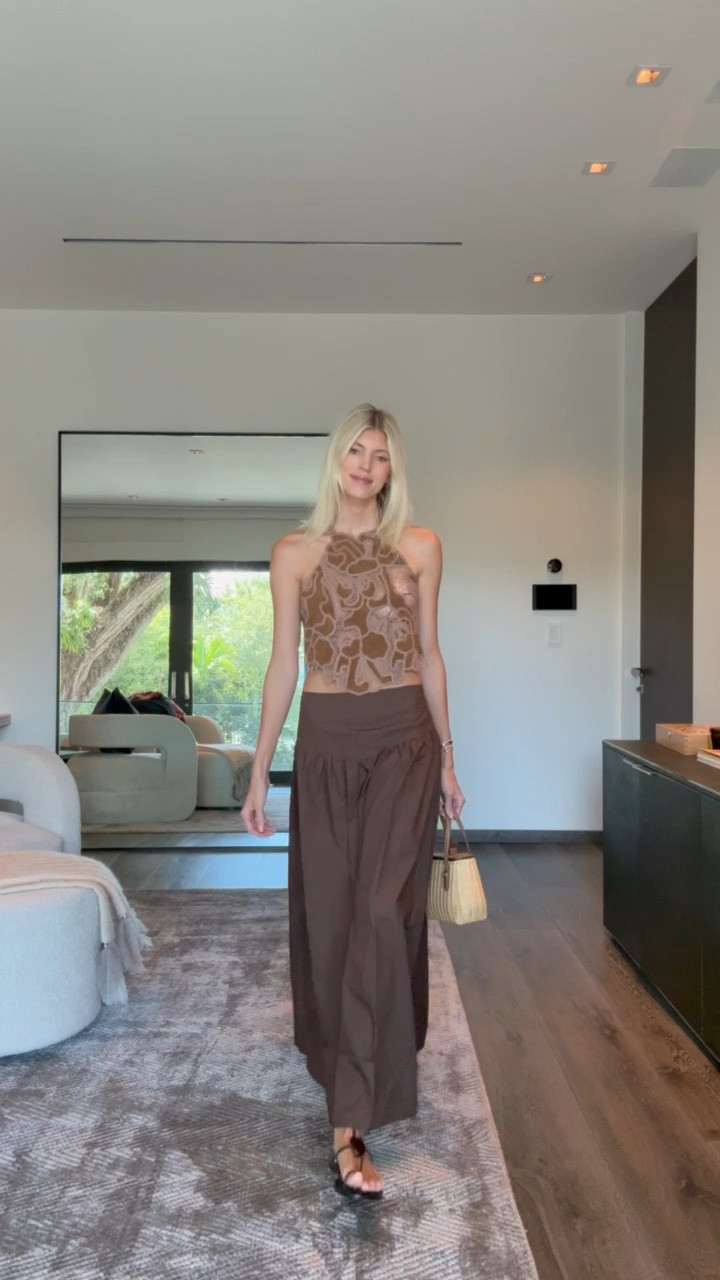 How fun is this top for Summer?!

#LTKShoeCrush #LTKStyleTip #LTKItBag