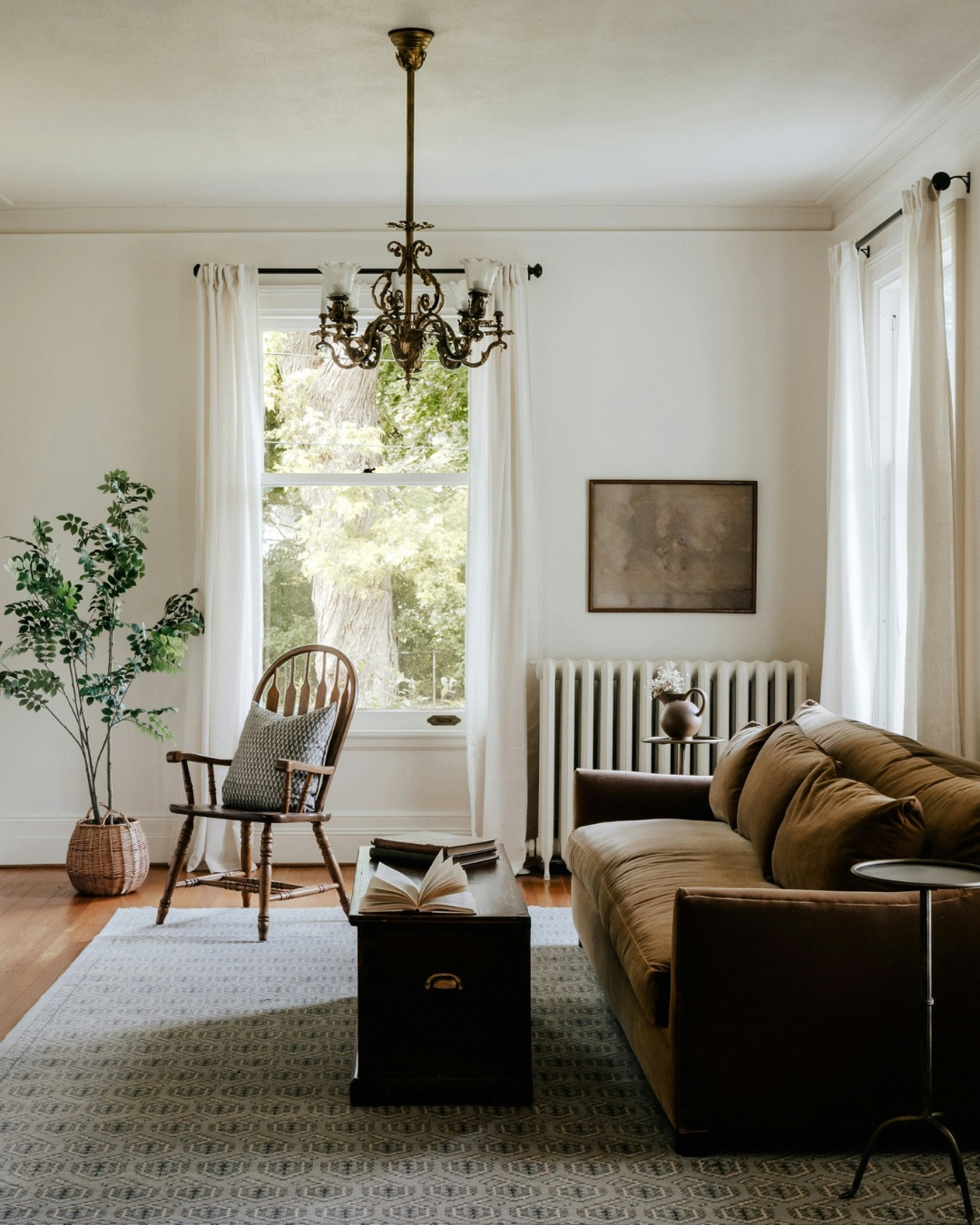 Modern Farmhouse 🌾⁠
⁠
Cozy, timeless, and full of charm, this design style focuses on blending traditional decor with contemporary elements. Classic meets current. ⁠
⁠⁠
Here are some tips to achieve the look:⁠
⁠
✨️ Use neutrals as your base (cream, beige, sage green). This color palette will invite warmth and make everything feel cohesive ⁠
⁠
✨️ Reclaimed wood is a cornerstone of Farmhouse design – look for pieces with knots, nicks, and marks of authenticity. ⁠
⁠
✨️ It's all about the depth of texture...from cotton and wool to canvas and jute, a mix of textures will help your room maintain visual interest. ⁠
⁠
✨️ Furniture should be cozy, comfortable, and inviting! Your space should feel casual and clean, with no frilly details⁠. ⁠

#LTKHome #LTKFindsUnder100 #LTKSeasonal