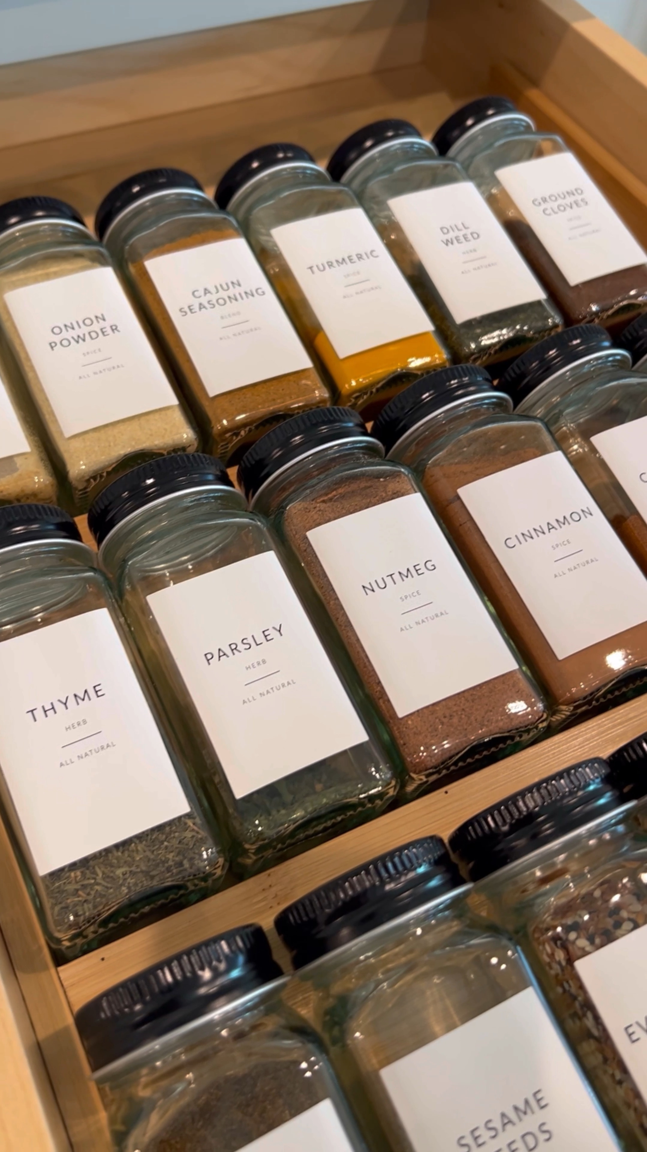 My favorite house project from this weekend — ASMR style 🤤🏡👩‍🍳

Spice jars, home project, home idea, Amazon home finds, home organization, asmr video 

#LTKVideo #LTKSeasonal #LTKHome