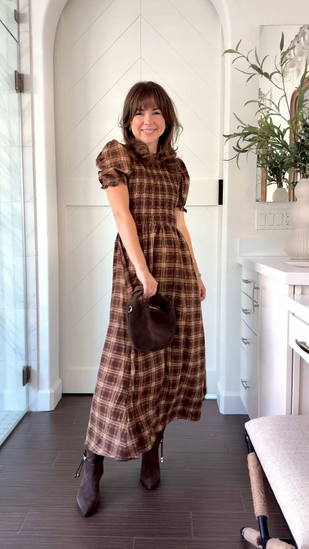 This brown plaid midi dress is the fall staple every petite girl needs — easy to layer, flattering at 5’2, and pairs perfectly with chocolate knee boots + a suede bag for that cozy-chic vibe.

Petite-friendly fall outfit | plaid midi dress | brown suede bag | chocolate knee boots | fall fashion finds | classic autumn outfit | LTK petite style

Dress small
Boots 5.5


Comment SHOP below to receive a DM with the link to this post on my LTK ⬇ https://liketk.it/5v5Ty #ltkpetite #ltkseasonal

#LTKParties #LTKPetite #LTKSeasonal