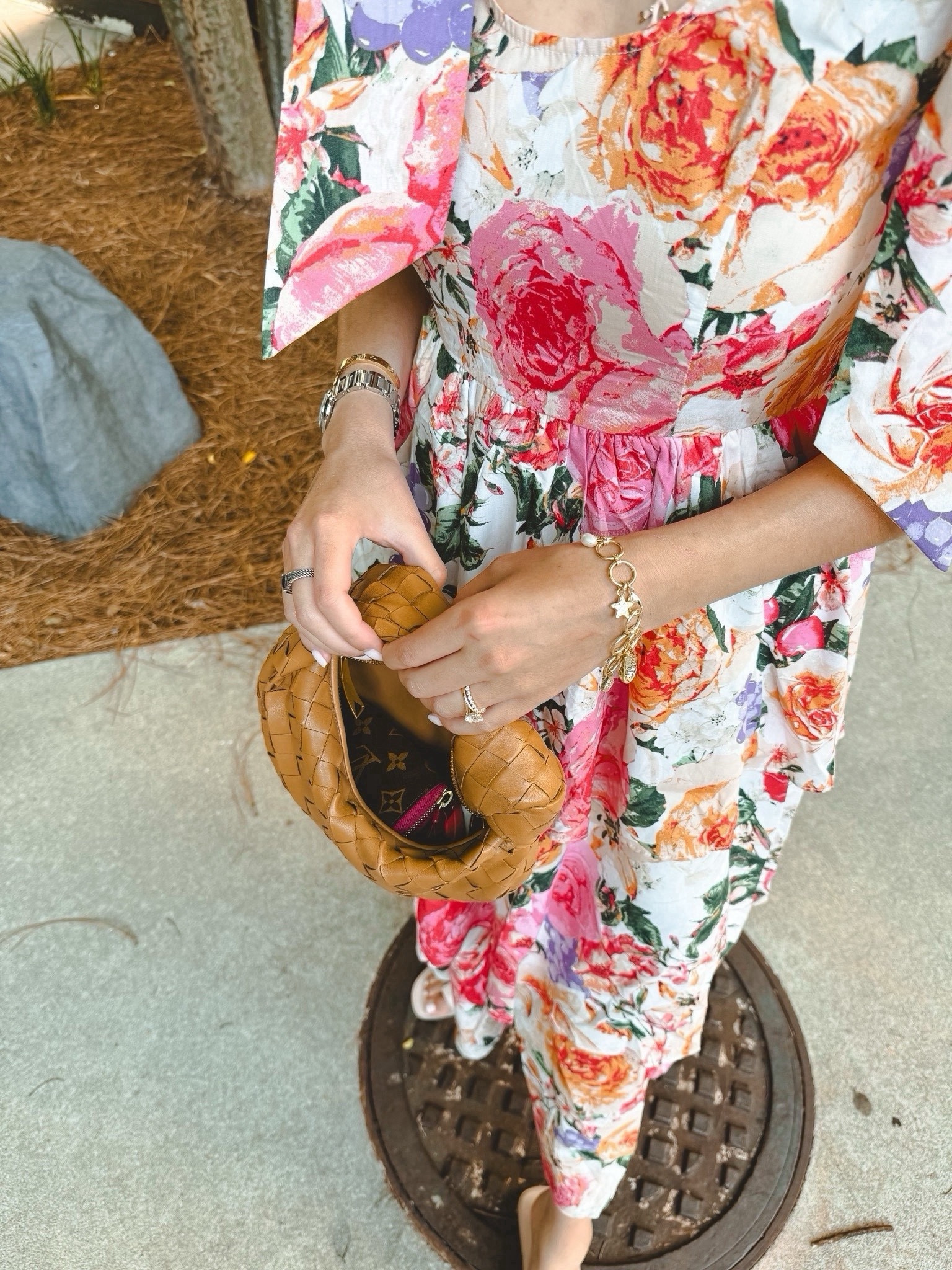 Buddy love dress (xs) with Kendra Scott jewelry for date night!  



#LTKSeasonal #LTKStyleTip #LTKFindsUnder100