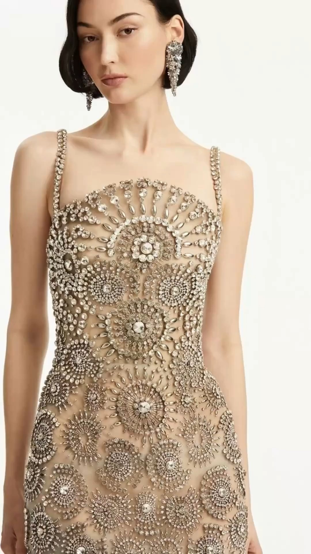 OSCAR DE LA RENTA | Crystal Medallion
Cocktail Dress
Delicate craftsmanship meets architectural couture.

#LTKSeasonal #LTKBeauty #LTKHoliday