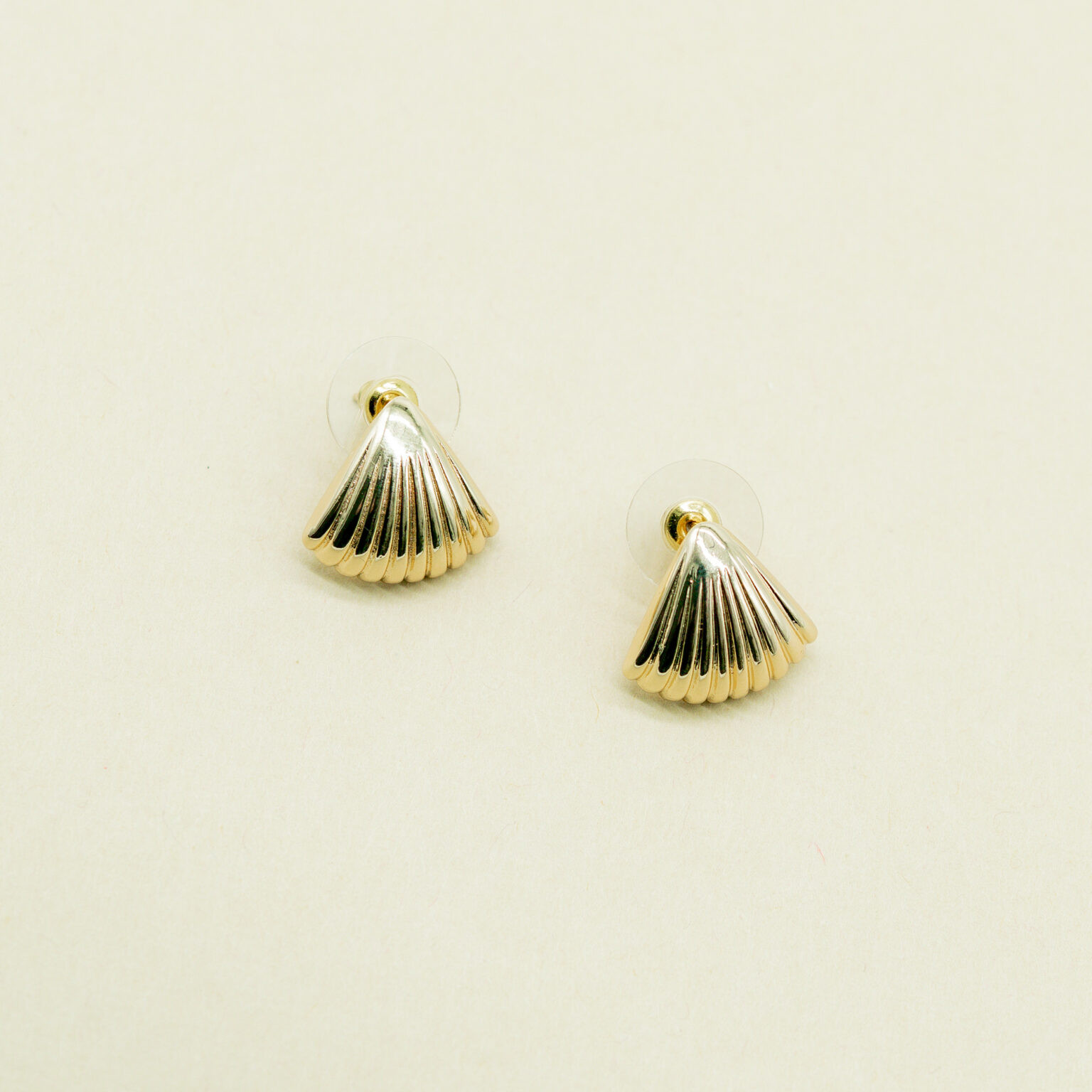 GOLD SHELL POST STUD EARRINGS | Panacea