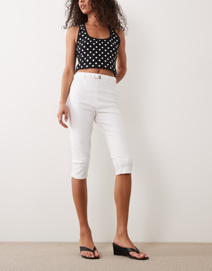 ASOS DESIGN capri jeans with belt in white | ASOS (Global)