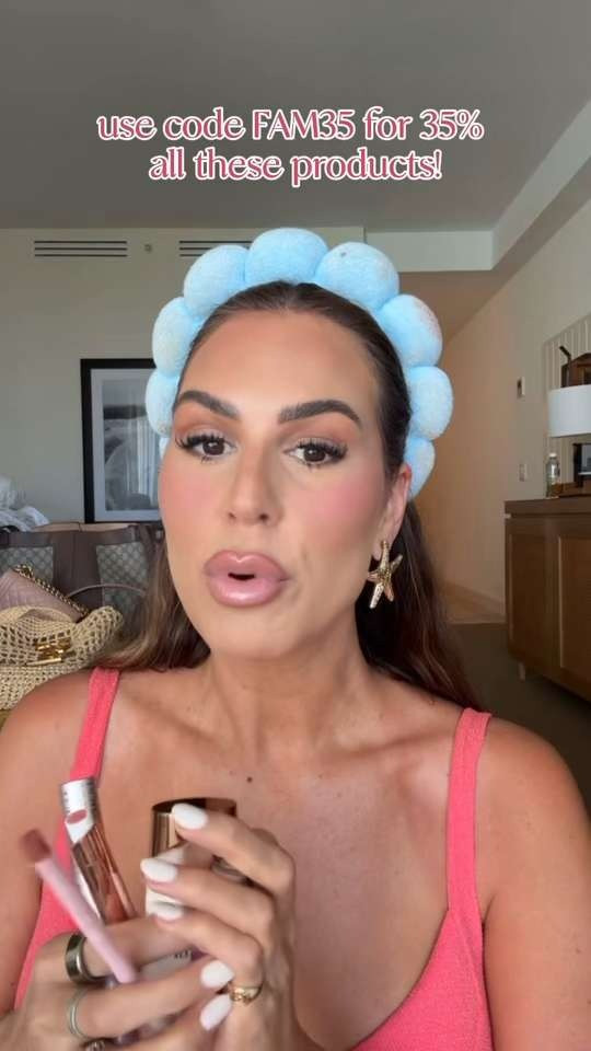 pool day makeup essentials ✨

shades: lip liner in Rosy Brown,
bronzy drops in Key Largo, 
tubing mascara in black, shape tape in light neutral, cherry blossom maracuja juicy lip plump!

@Tartecosmetics #TartePartner #ad 

 

#LTKBeauty