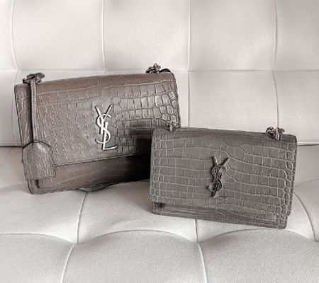 Comparing the size of a YSL saint Laurent medium sunset bag versus sunset wallet on a chain.

For a more in-depth review check out my post on ELLAPRETTYBLOG.com

#LTKitbag #LTKGiftGuide #LTKstyletip