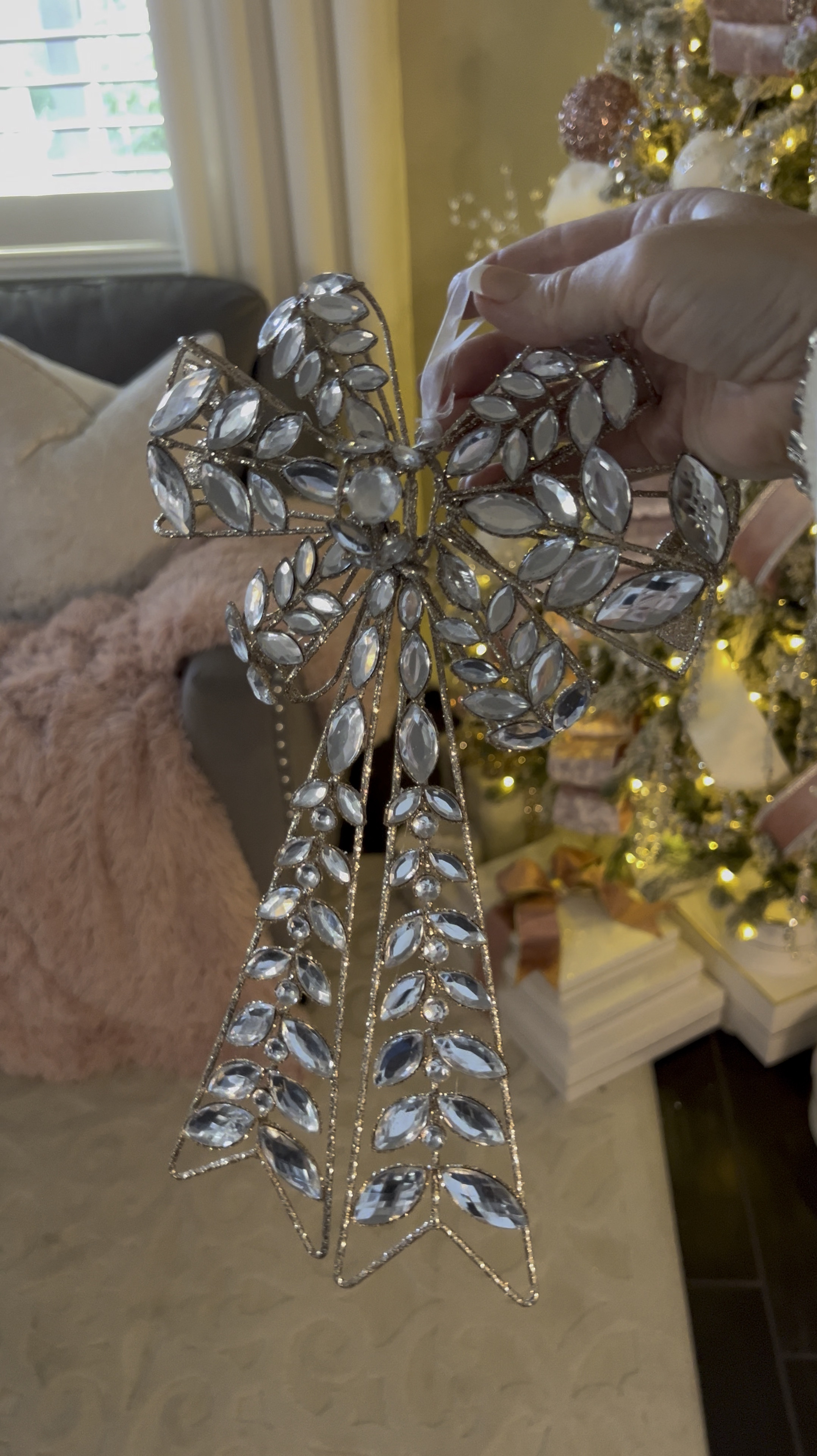 Prettiest sparkly bow 🎀 Add a touch of glam to your holiday decor! ✨

#LTKGiftGuide #LTKHome #LTKHoliday