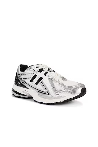 1906r in Silver Metallic, Black, & Sea Salt | Revolve Clothing (Global)