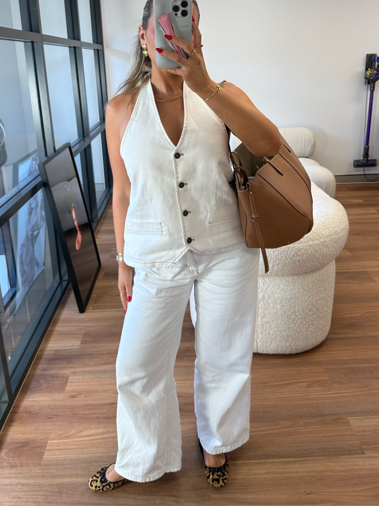 Work outfit 🐆🤍  Jeans are the Dissh slouchy jeans but they don’t have them in white anymore online! But I linked similar styles 💌 

My PP code is JAZ20 ⭐️