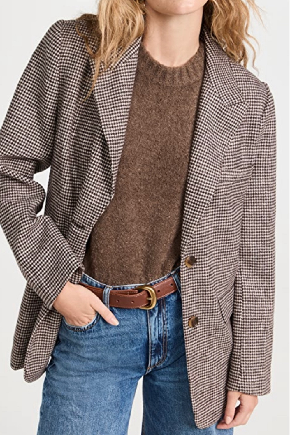 Brown blazer 

#LTKtravel #LTKSeasonal #LTKstyletip