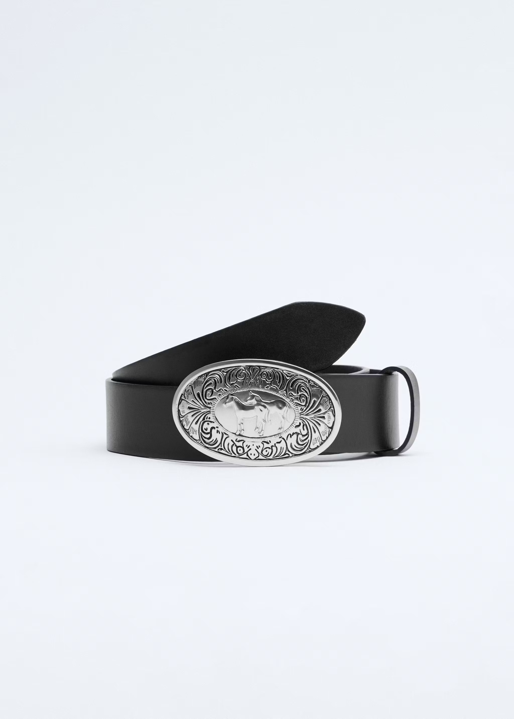 Engraved buckle leather belt | MANGO (UK)