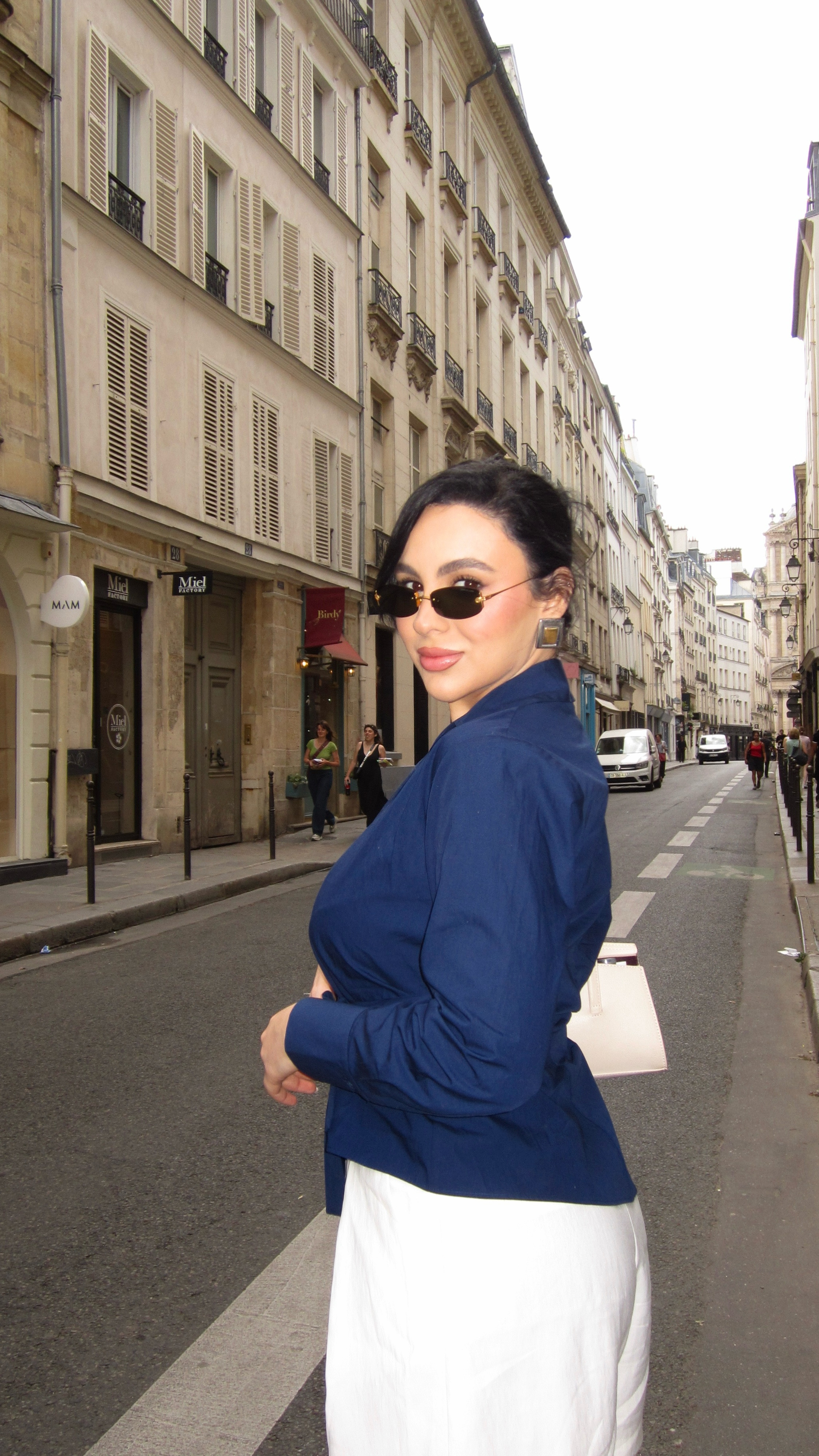 Shopping dayyyy🛍️

@katesomervilleskincare spf
@belif eye cream 
@tatcha moisturizer 
@saiebeauty liquid bronzer 
@maxinesrevenge concealer 
@danessamyricksbeauty cream blush Red Velvet
@maybelline mascara
@makeupbymario eyeshadow palette
@kaleidosmakeup blush
@kevynaucoin carnel lip liner
@pradabeauty lip oil u018 

#makeupartist #makeupoftheday #makeuptutorial #grwm