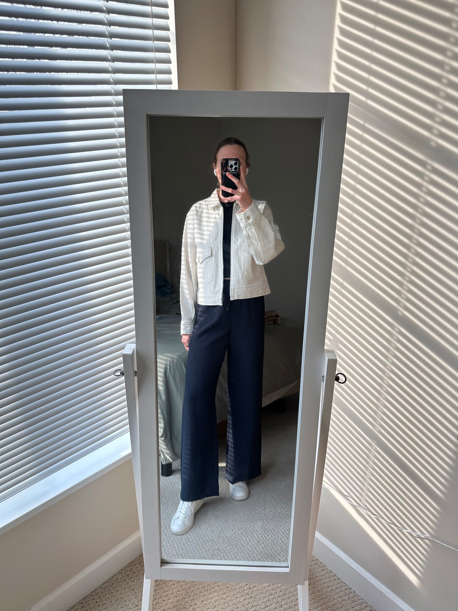 Favorite Daughter Jacket in XS

Aritzia lodge pants in S

#LTKWorkwear #LTKootd #LTKdayinmylife