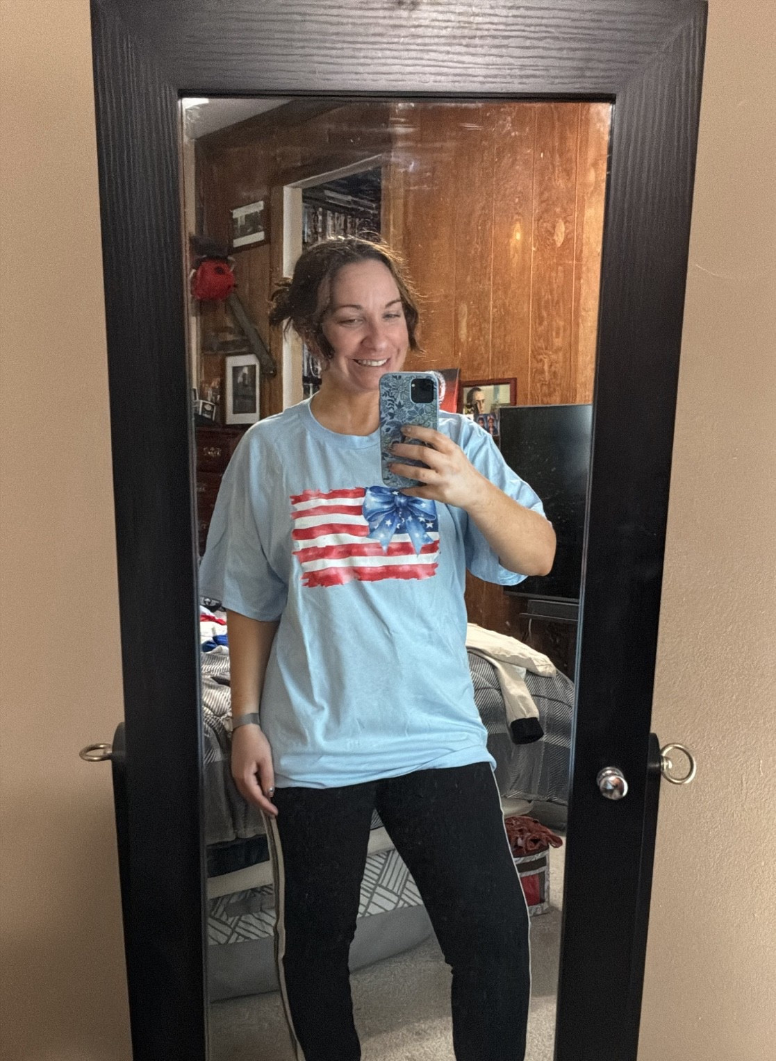 New poshmark listing Flag graphic tee large

#LTKootd #LTKSaleAlert #LTKPetite
