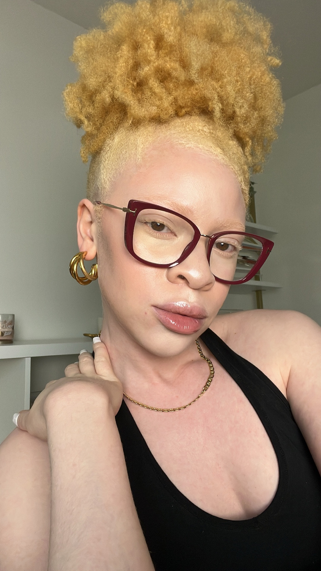 I like my edges with a little puff and that’s okay.🥰
.
#type4kinksandcoils #type4hair #type4naturals #naturalhair