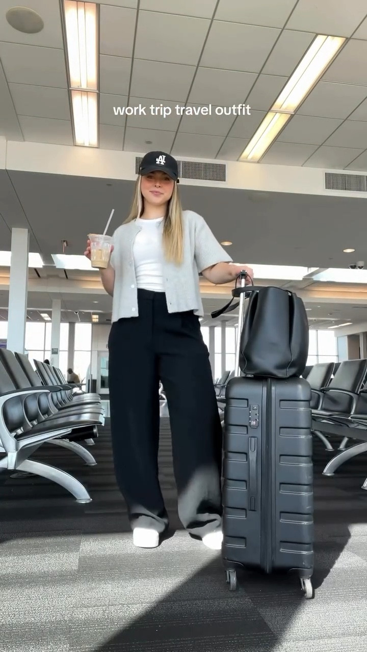 Work outfits that are comfy & cute >>> comment SHOP and I’ll send you the 🔗 to my outfit! #workoutfitinspo #airportoutfit #worktrip