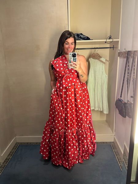 I am living my best Minnie Mouse life in this dress and I am not mad about it! If you have a fancier event this spring and summer, you definitely need to check out this dress! It runs TTS and does come in several color/pattern options! 

#LTKstyletip #LTKSeasonal #LTKmidsize