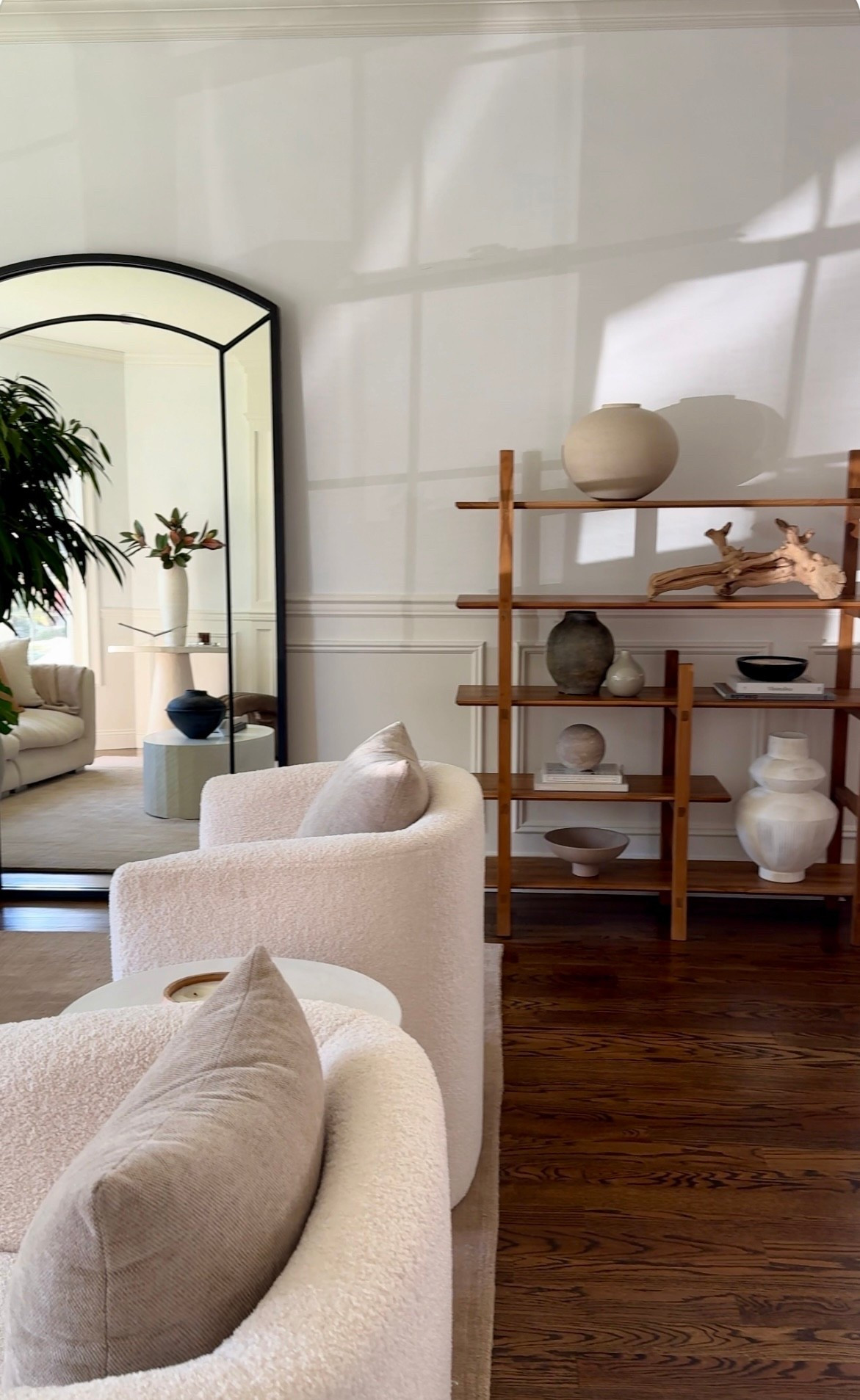 Soft neutrals, natural textures, and thoughtful styling make a space feel calm and lived-in. This corner is all about balance—warm wood, sculptural decor, and cozy upholstery layered with intention. I love mixing organic shapes with timeless pieces to create a home that feels elevated but still inviting.

These are the kinds of details that make a space feel finished without feeling overstyled.

⸻

#neutralhome
#modernorganic
#livingroomdecor
#homeinspo
#homestyling
#neutraldecor
#quietluxury
#interiorinspiration
#shelvingdecor
#cozyhome

#LTKSeasonal #LTKOver40 #LTKHome