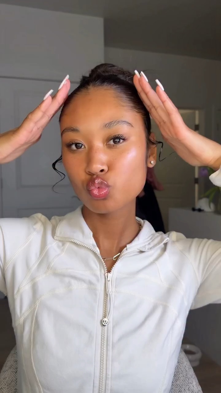 my hair really decides everything💅🏽🙂‍↕️

#toneexclusive #notyourmothers #relatable #hairinspo #slickback