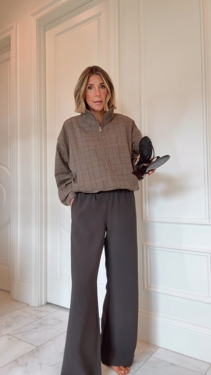 This Aritzia bomber jacket is too good! So great for fall and easy to style. I’m wearing size small in the jacket and small regular in the pants.  @Aritzia #aritziapartner