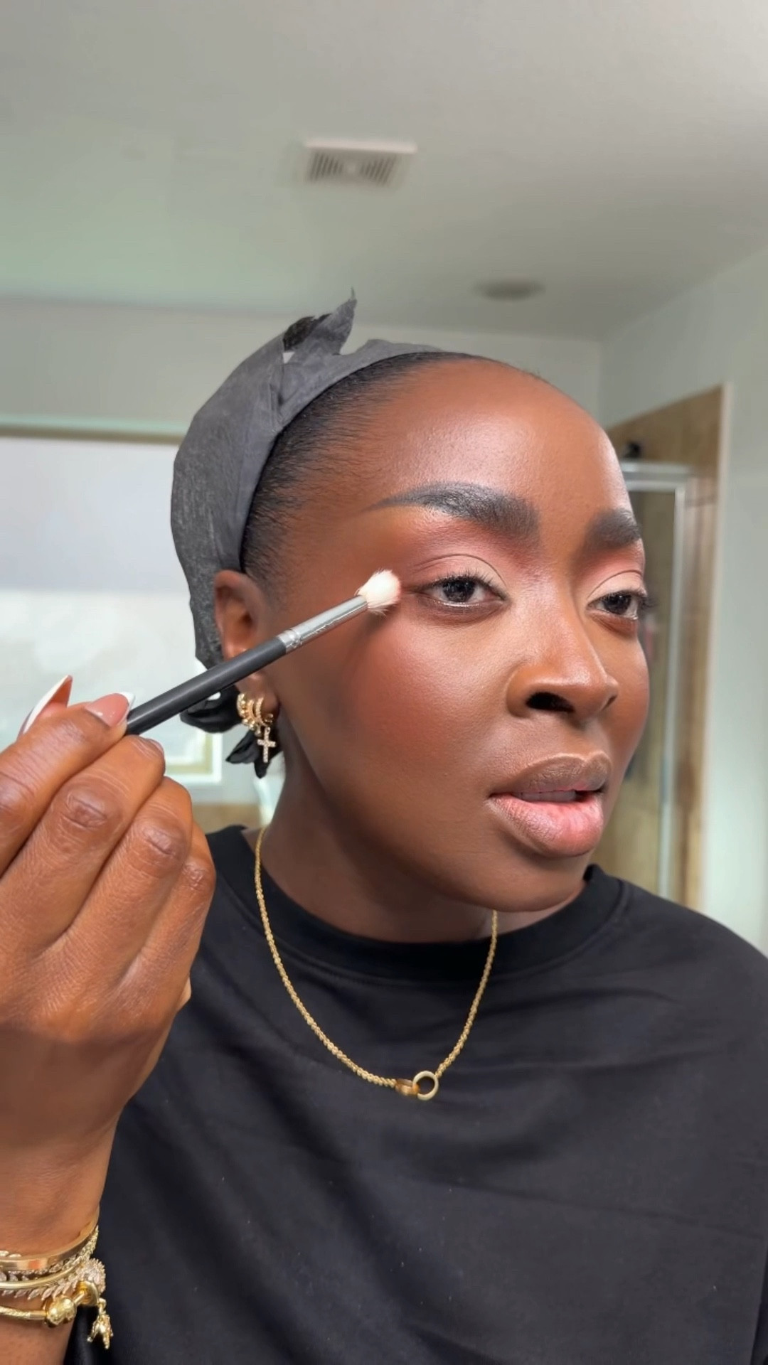 With a clean brush, I am applying more of the red/orange shade to blend into the dark brown. I just blend until it all looks how I want it to look.

#LTKgrwm #LTKBeauty