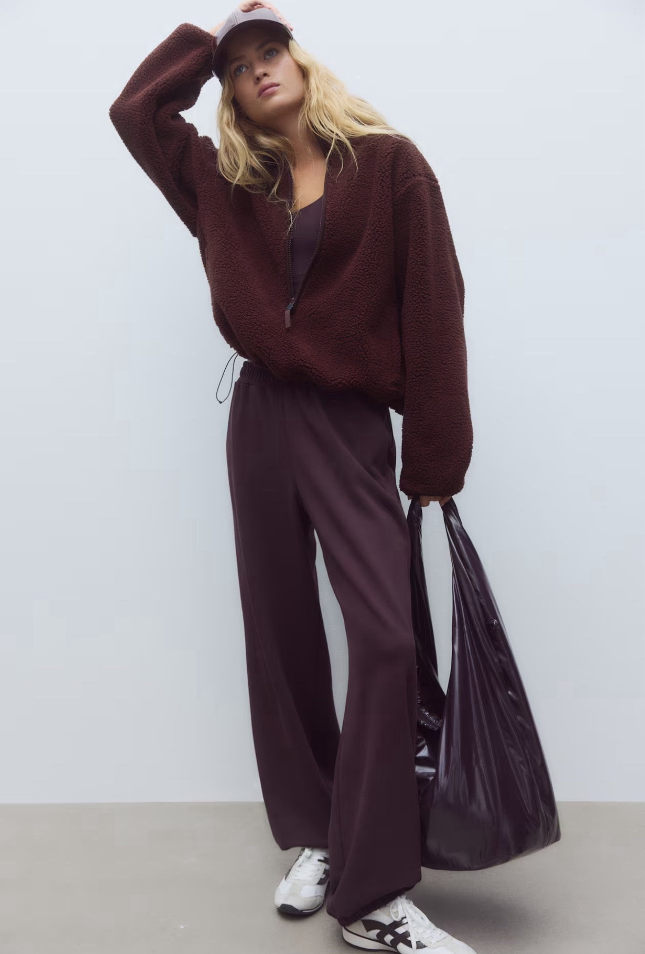 H&M Activewear in Chocolate Plum - gorgeous new in chocolate brown plum edit including this teddy jacket 

#coord #autumnoutfit #jacket

#LTKfitness #LTKautumn #LTKhome