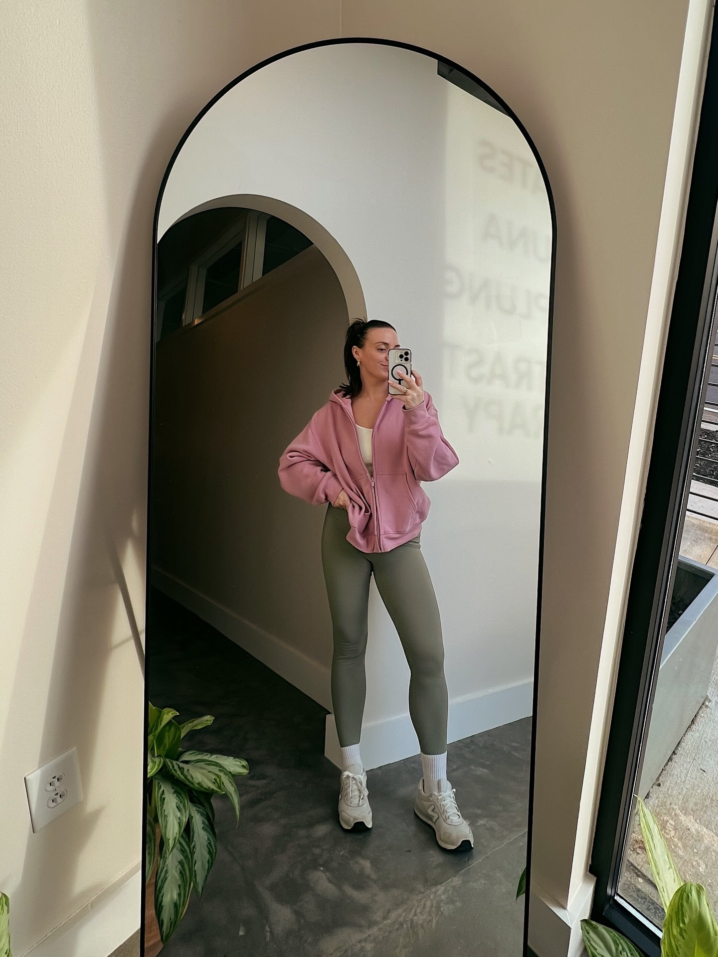 a week’s worth of work fits 🌿 @marathonpilates 
.
.
this little part time job has brought me so much joy. 🤍the community here is a delight & decompressing in the sauna after work isn’t a bad perk! if you’re in the neighborhood, come say hi 🫶🏼