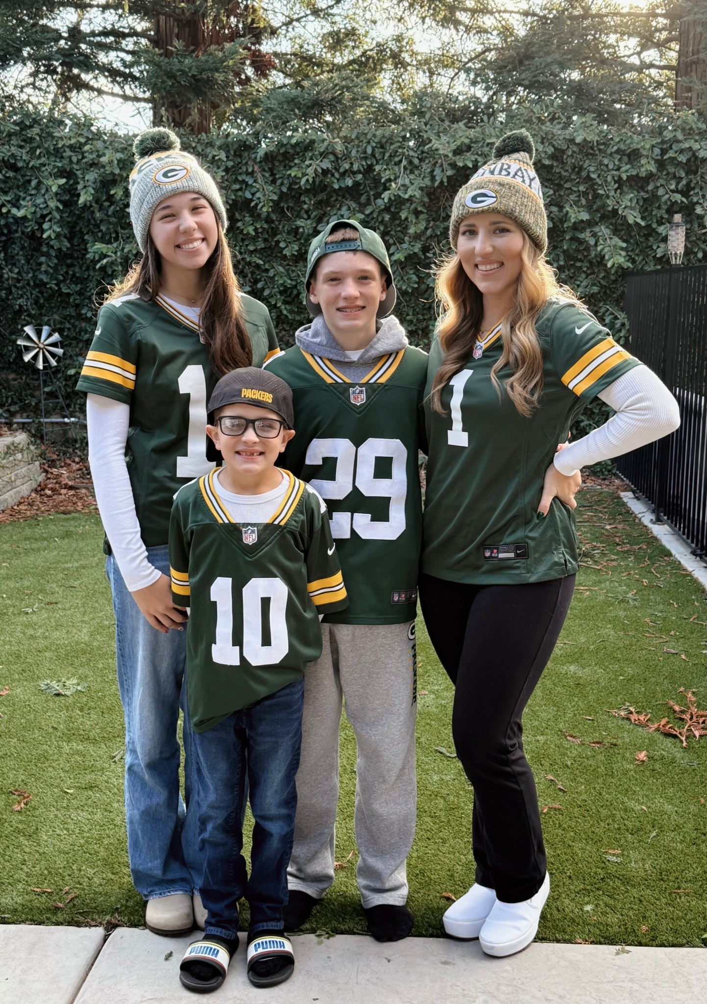 𝙞𝙩’𝙨 𝙜𝙖𝙢𝙚𝙙𝙖𝙮 𝙮’𝙖𝙡𝙡! 🏈
… I’m still not quite sure how I managed to get all three of my babes to be die hard cheeseheads like me, but man am I so thankful they are! Built my own little @packers fan club! … 

still working on converting my hubs to the Pack (I’m gonna get him I swear 😜) 

#greenbaypackers #gamedayootd #ootd #gamedaystyle #gopackgo #football #fanatics 

#LTKKids #LTKootd #LTKmomlife