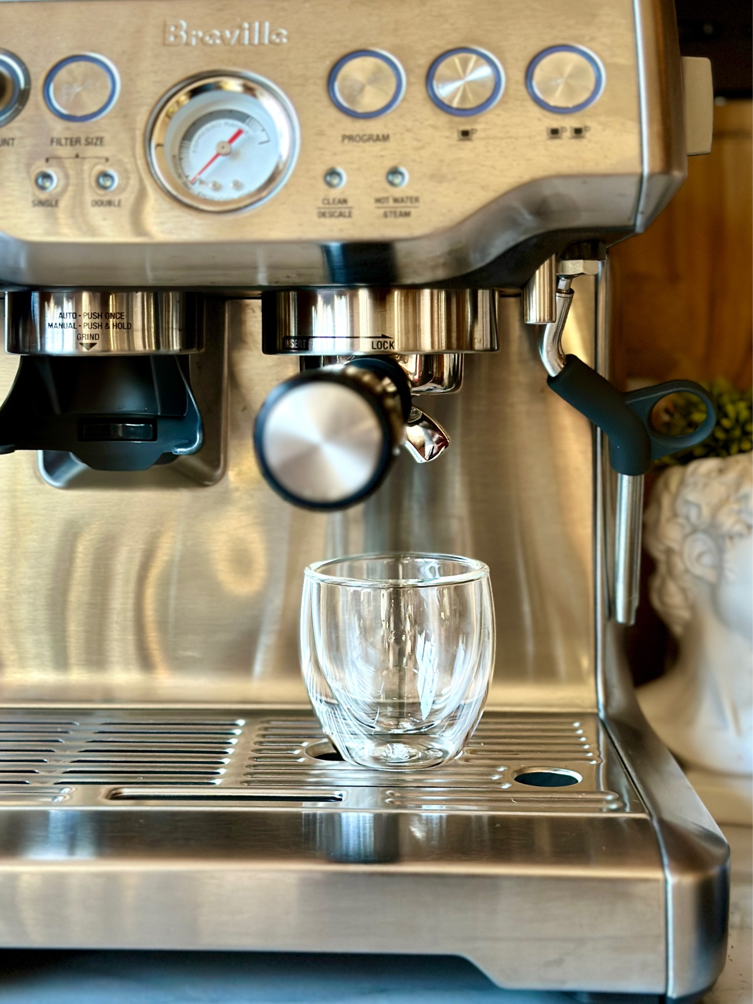 My set of 4 double walled espresso glasses are on sale for 20% off with an additional 8% coupon making them under $20 for the set! 

Coffee station // Amazon kitchen // Amazon home // espresso machine // coffee aesthetic // coffee glasses // breville espresso machine

#LTKhome #LTKfindsunder50 #LTKsalealert