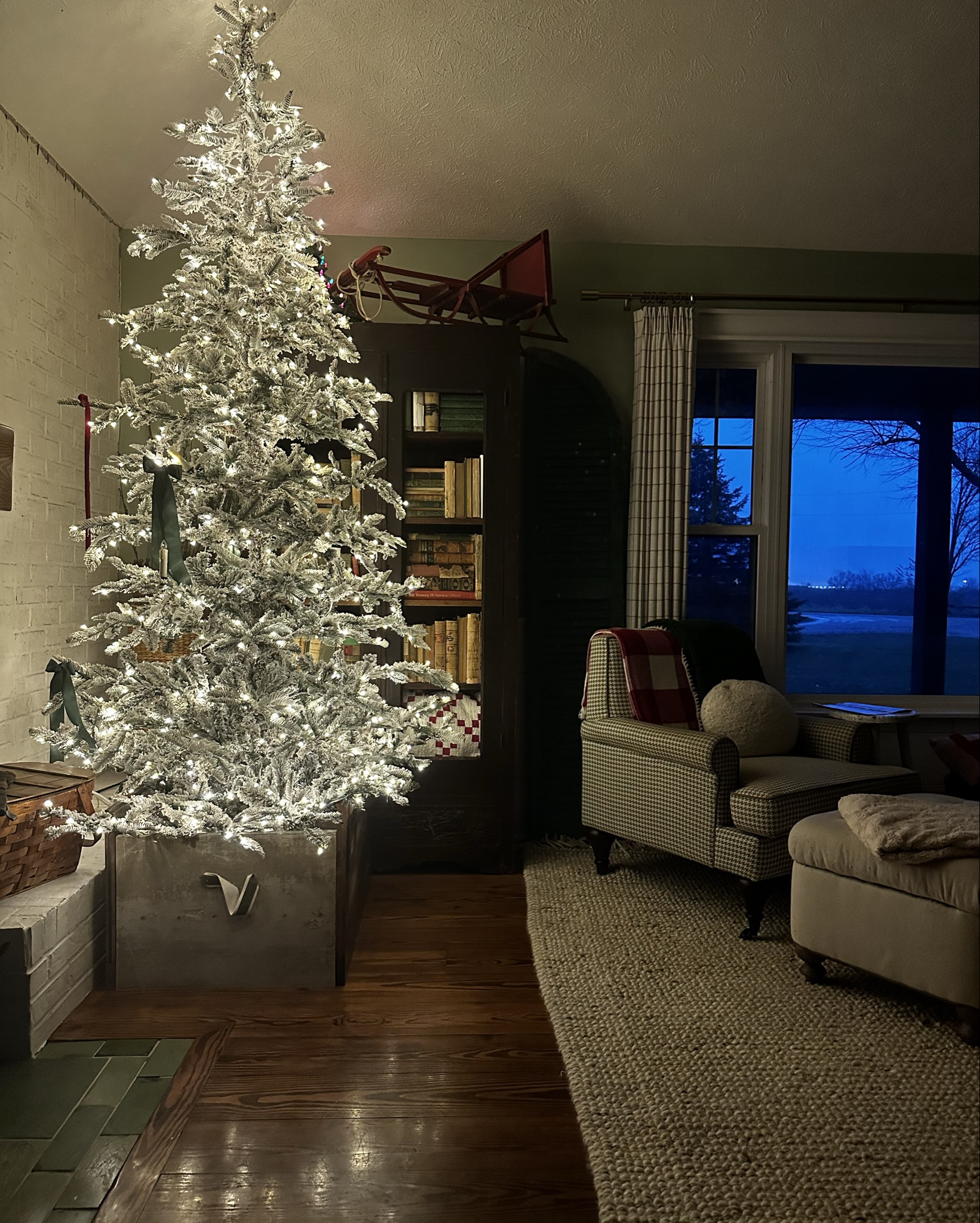 9ft flocked pre-lit King Noble Fir tree with remote 

#LTKHoliday #LTKHome