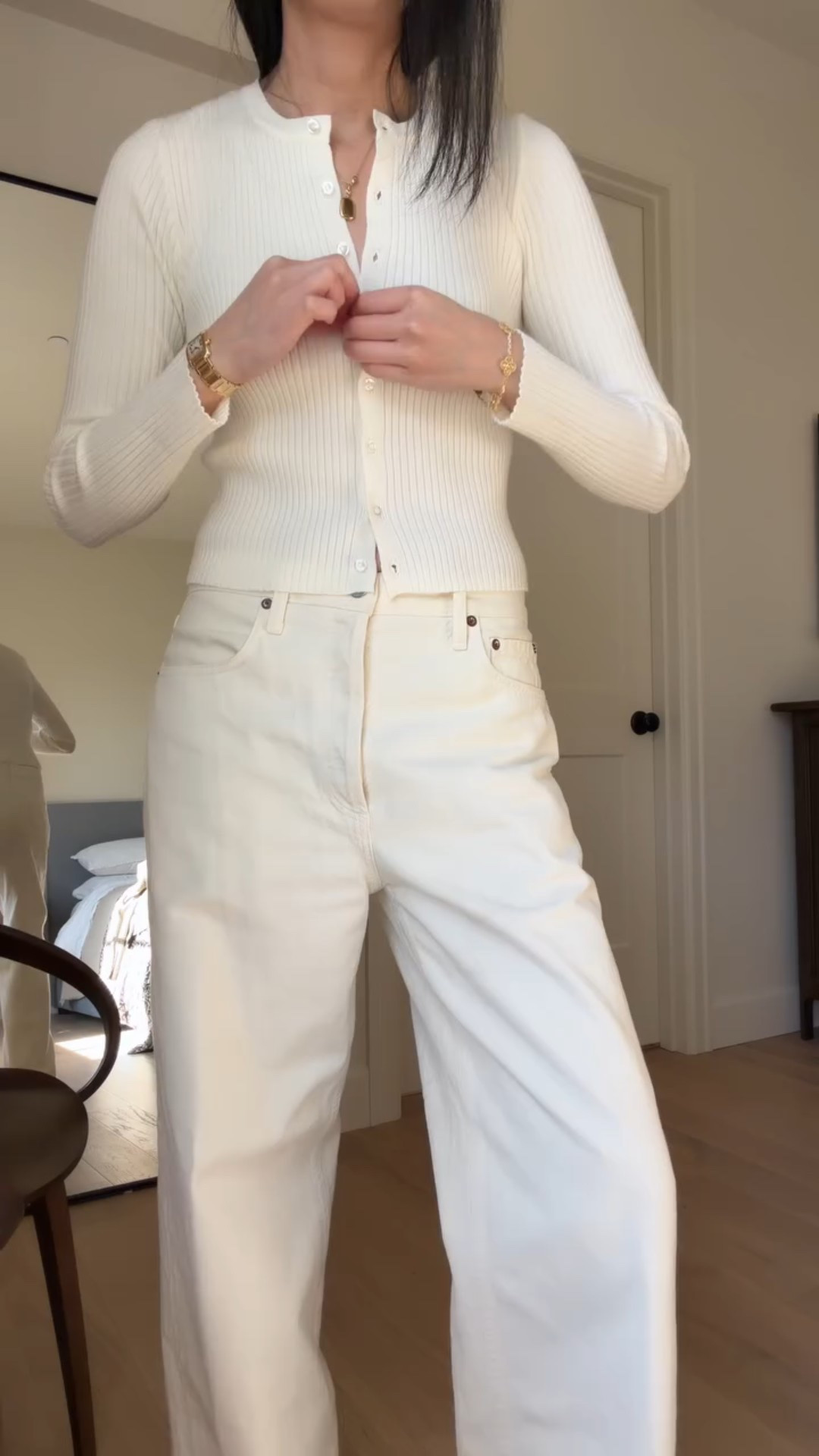 Here’s how to bring your winter blazer out during this transitional weather - layer it over a monochromatic white outfit. 

Cardigan is only $78.

#classicstyle
#winteroutfit
#springoutfit
#Agolde
#Evereve

#LTKgrwm #LTKSeasonal #LTKootd