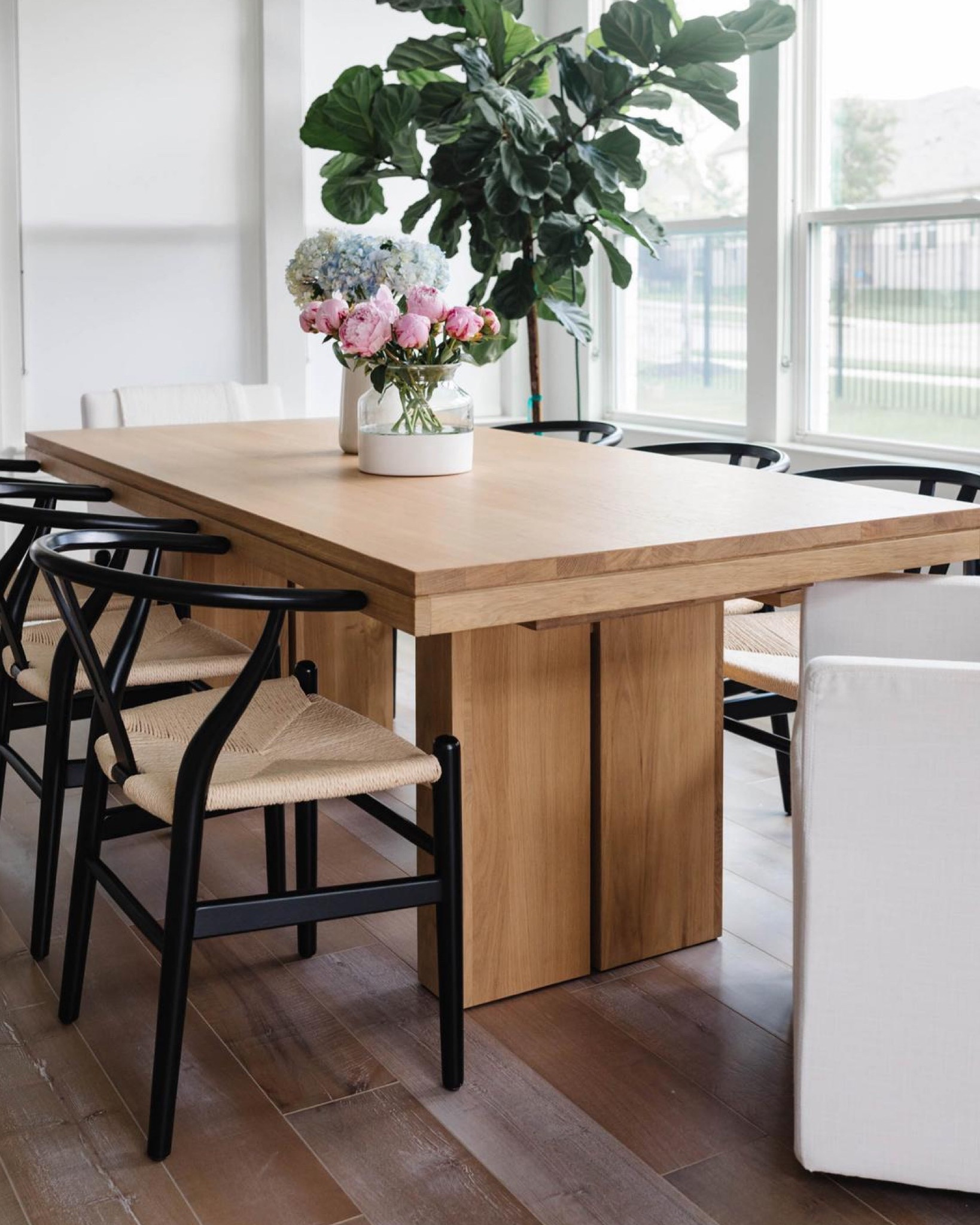 Spring dining room with Afloral spring florals, wishbone dining chairs, entension dining table and more. Love my Poetto vase that is 20% off with code SPRING! 

#LTKhome #LTKstyletip #LTKsalealert