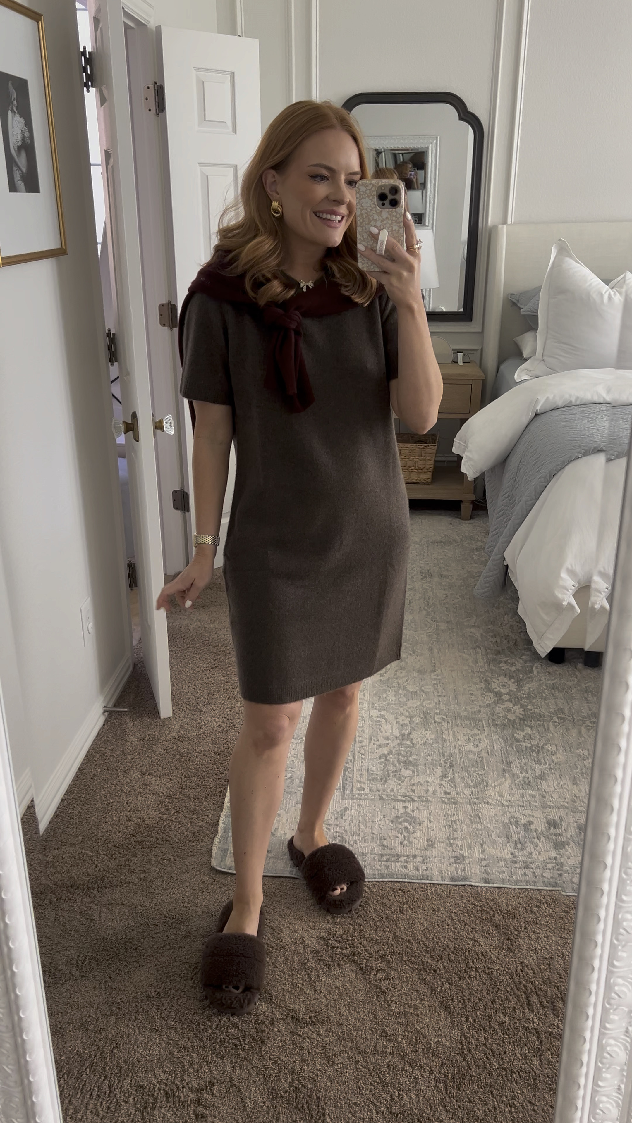 This cashmere t-shirt dress is so soft and comfortable! I love it for WFH or for really any time you don’t want to wear tight pants. It would be so cute with tall boots. 😍

#LTKFindsUnder100 #LTKSeasonal #LTKStyleTip