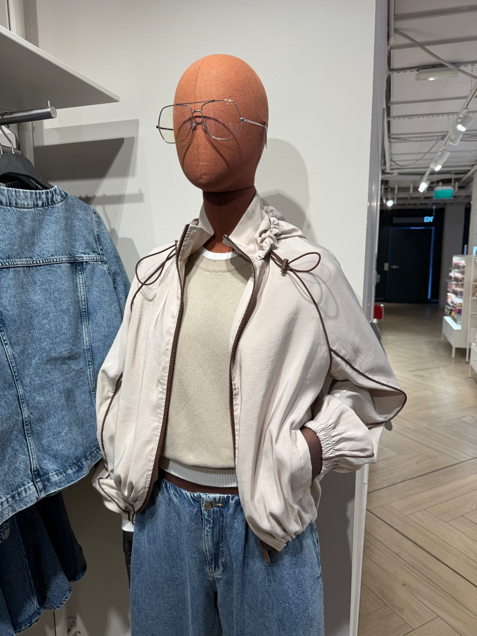 OVERSIZED WINDBREAKER PARKA❤️‍🔥
Tags: H&M best seller lightweight spring jacket neutral cream pink lining fashion city break everyday capsule wardrobe basic

#LTKootd