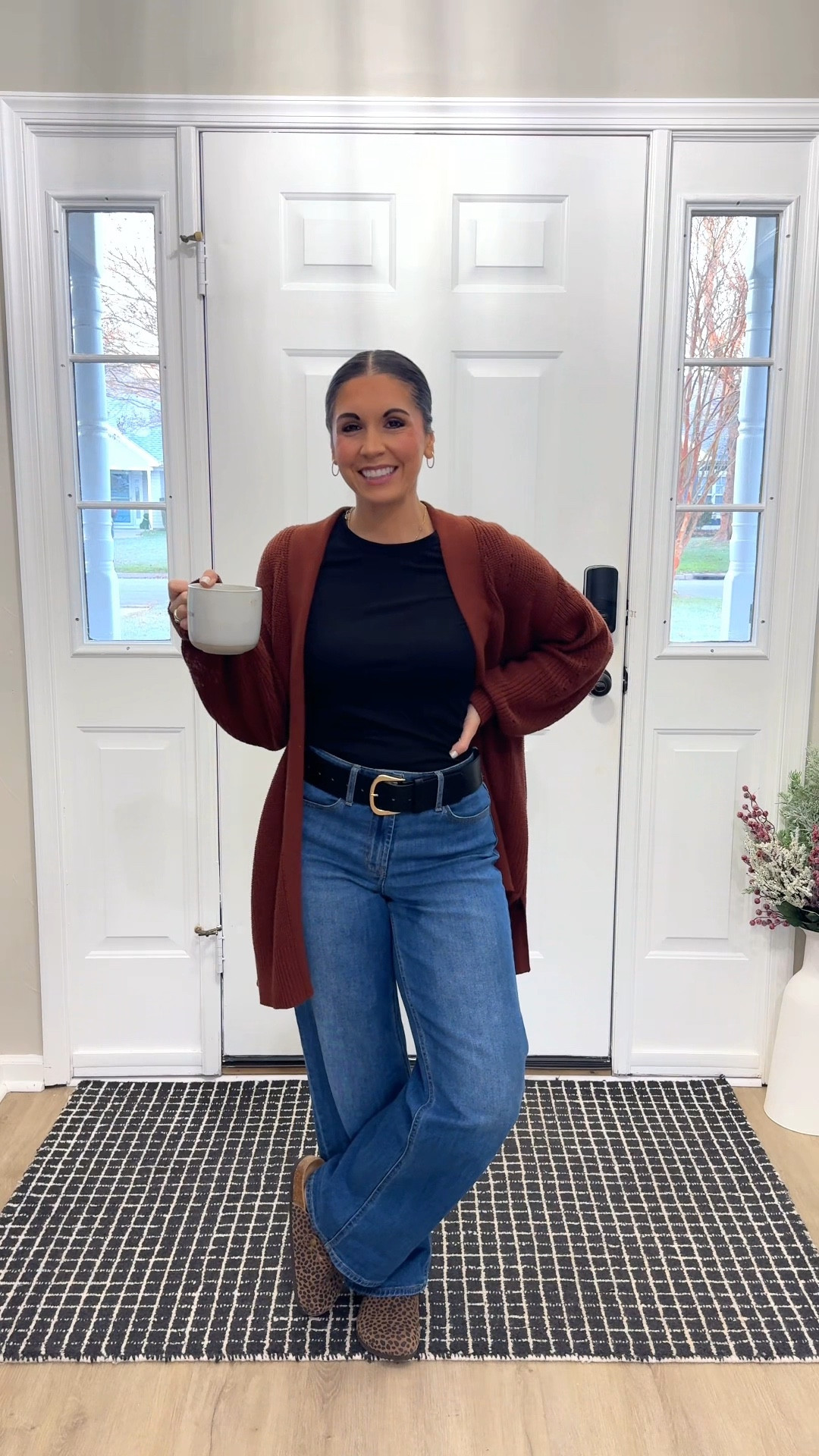Cozy Thursday work attire! 
Cardigan: old but linked similar
Tee: XS
Jeans: 2
Shoes: 6.5

#LTKWorkwear #LTKootd #LTKPetite