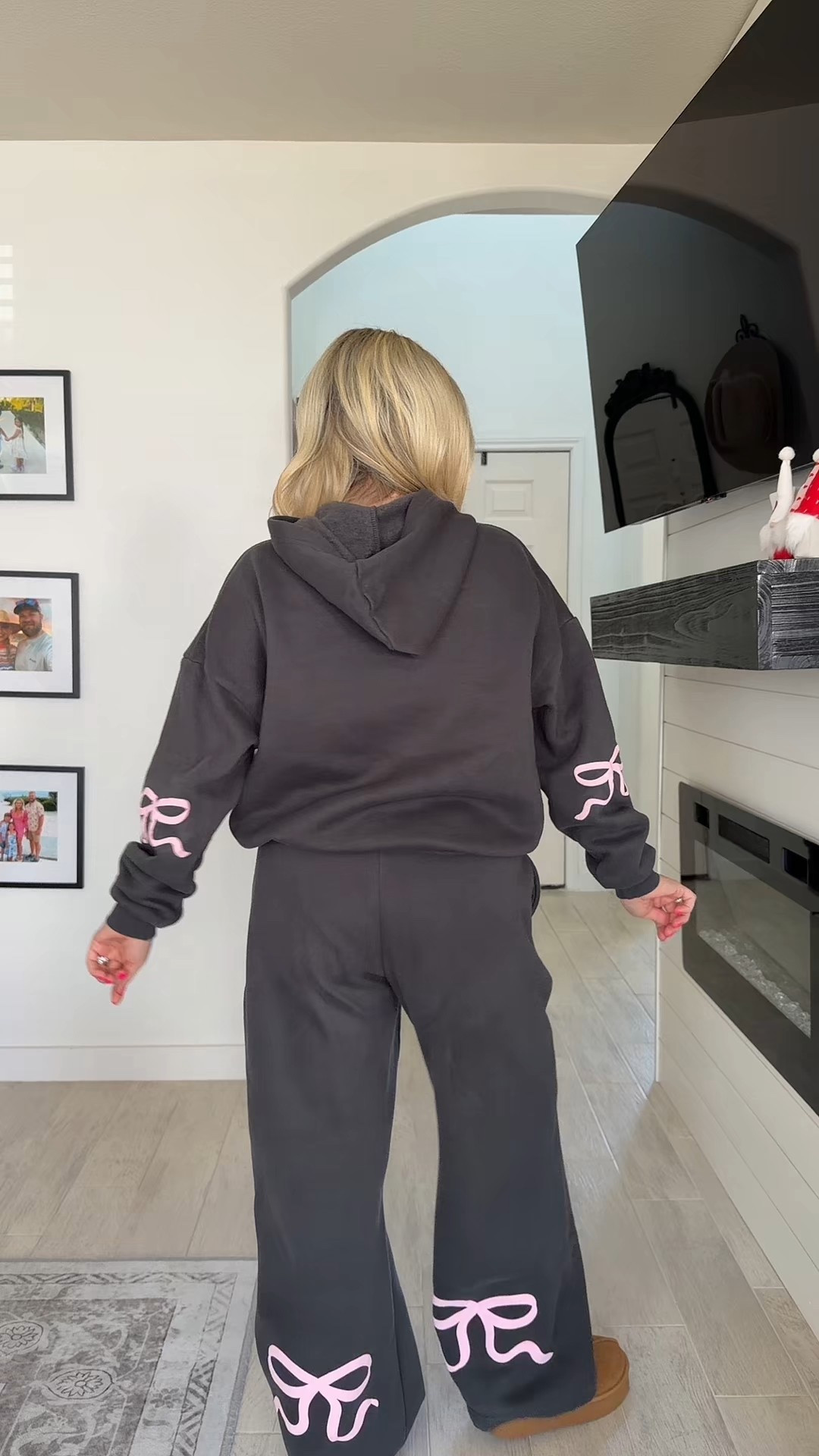 Bow matching set 🎀
Size small. Size up for oversized fit. 


#LTKootd #LTKFindsUnder100 #LTKFindsUnder50